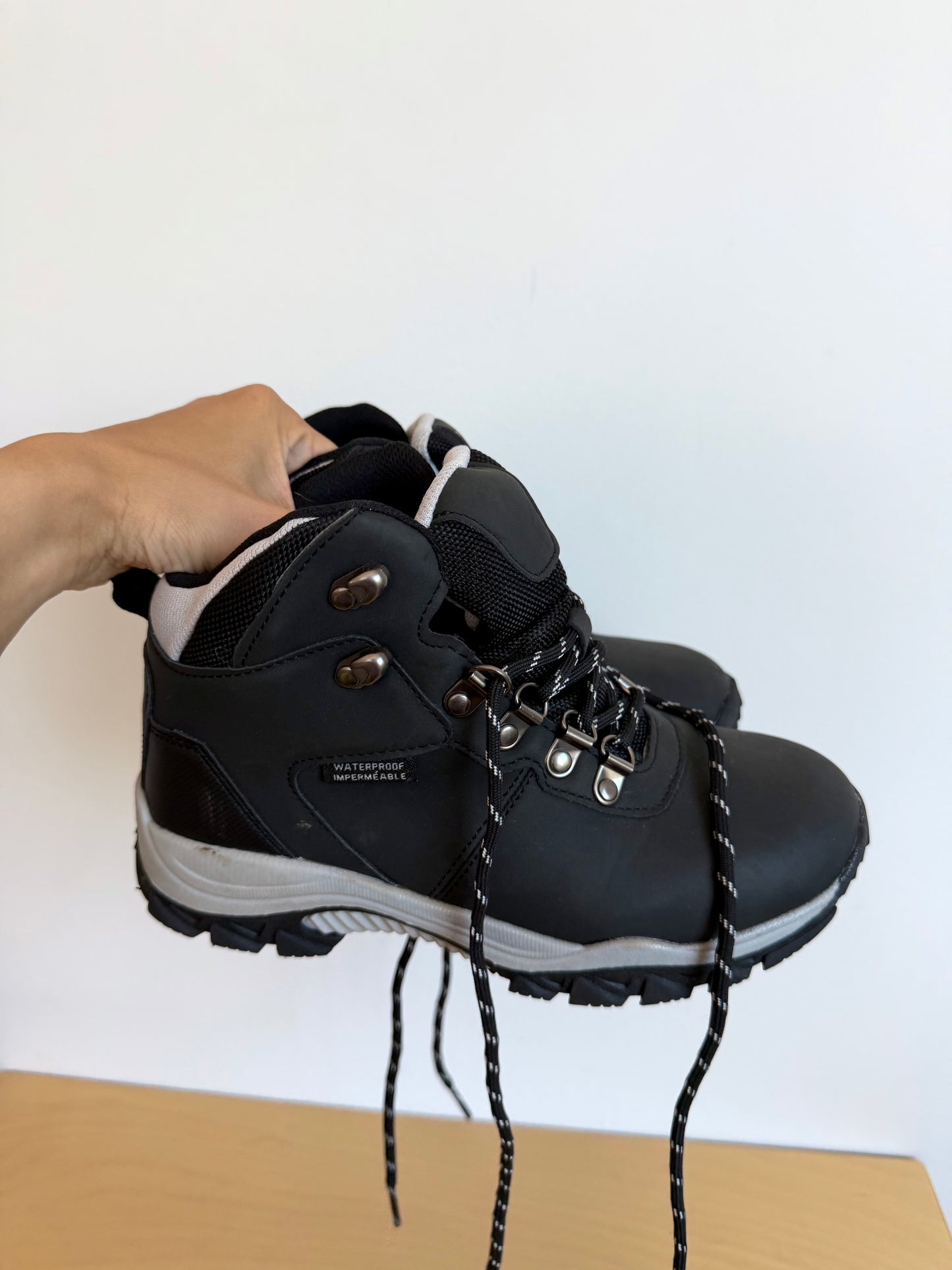 Black Hiking Boots / Size 6 Big Kids