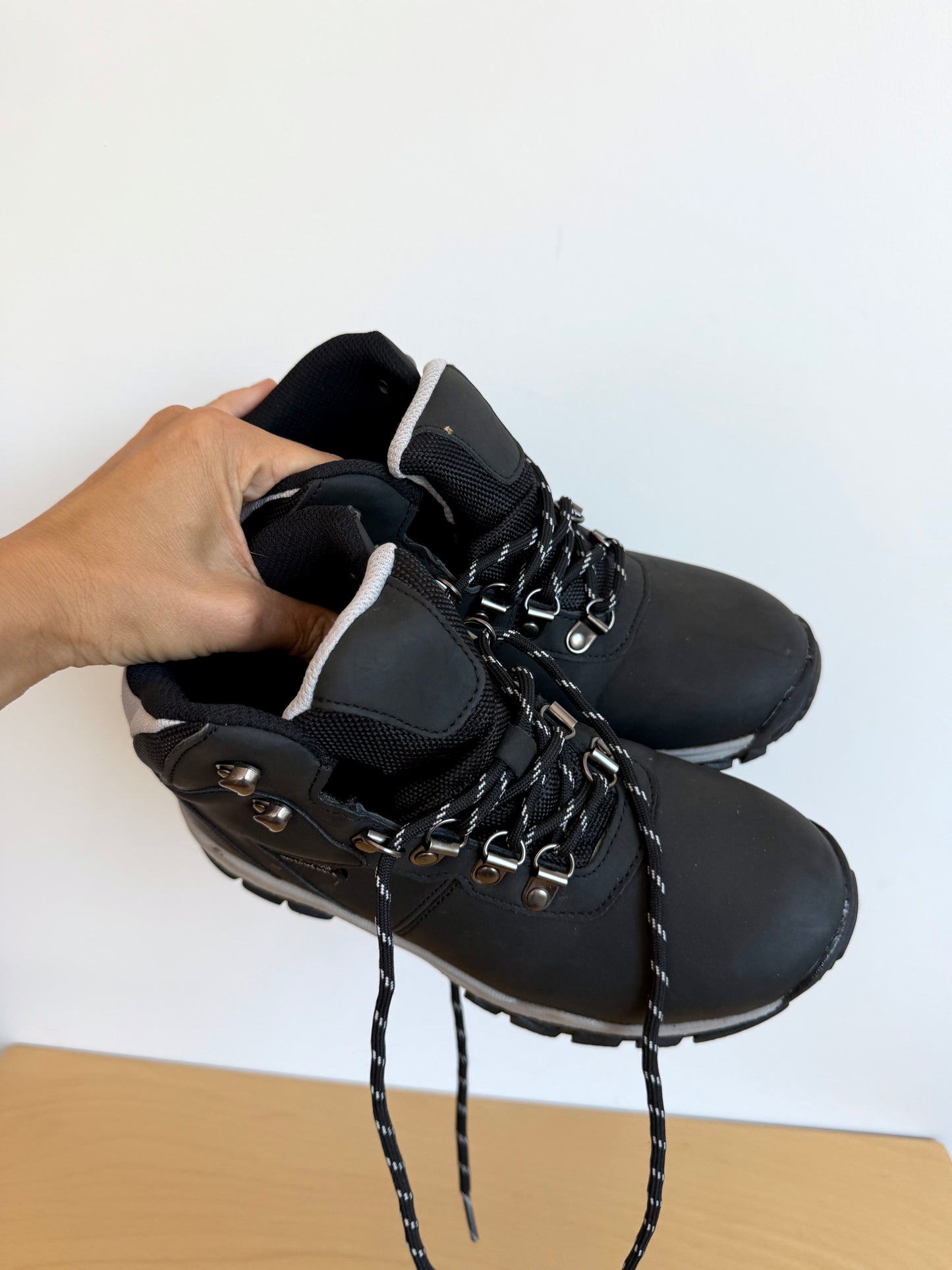 Black Hiking Boots / Size 6 Big Kids