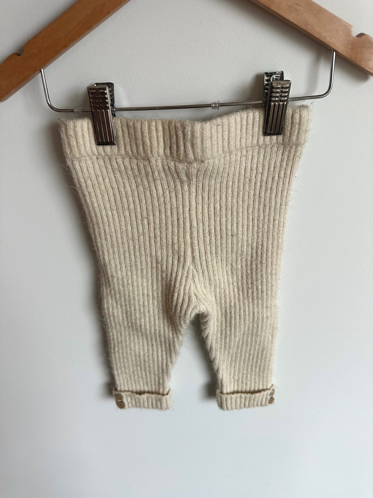 Cream Fuzzy Knit Leggings / 9-12m