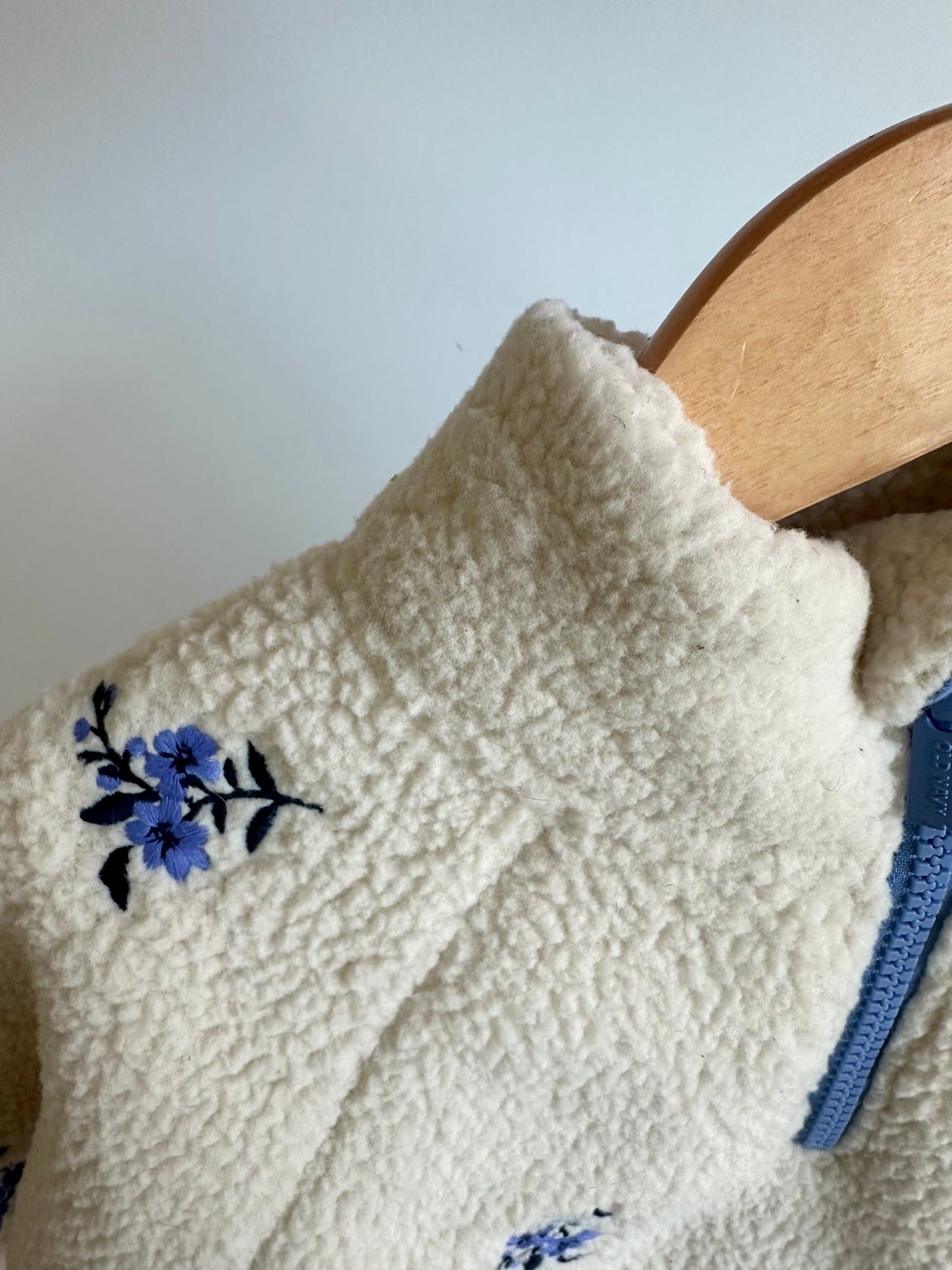 Cream Fleece Periwinkle Flower Sweater / 3T