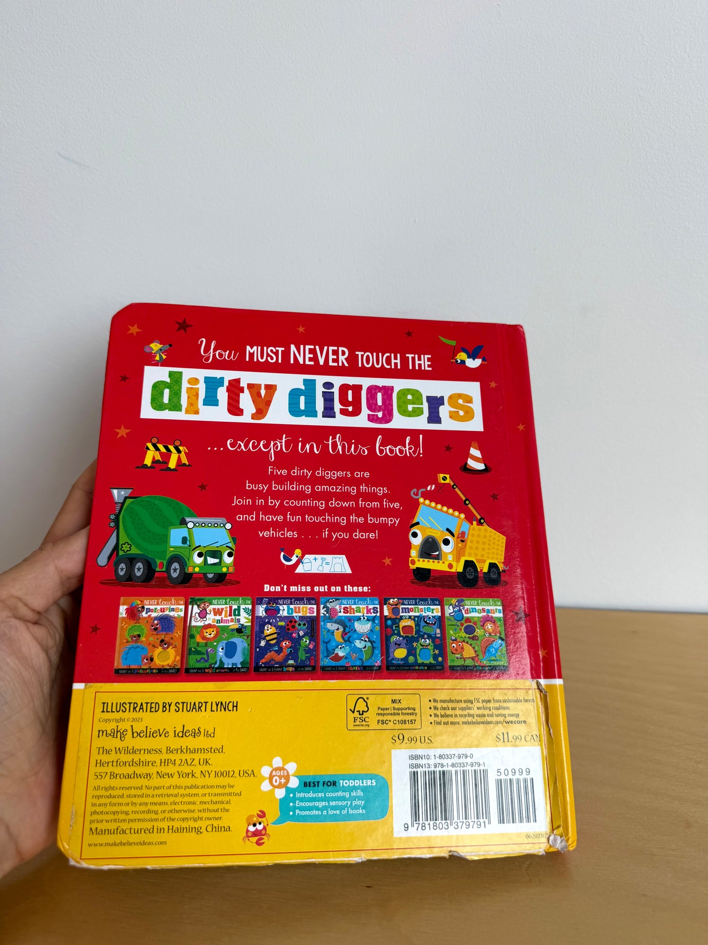 Never Touch the Dirty Diggers Book / 0-3 years