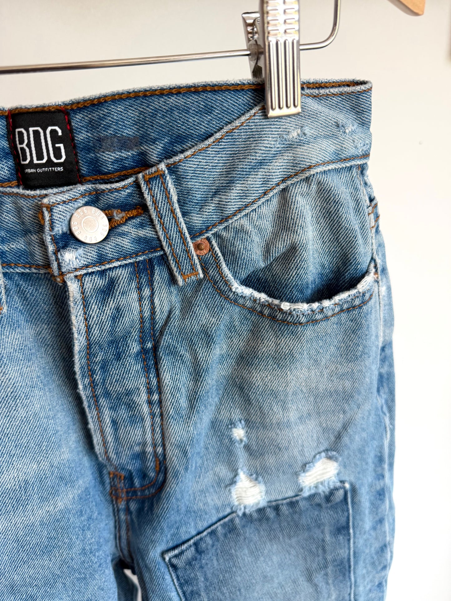 BDG Patch Sim Straight Jeans  / Size 25 (size 12 years?)
