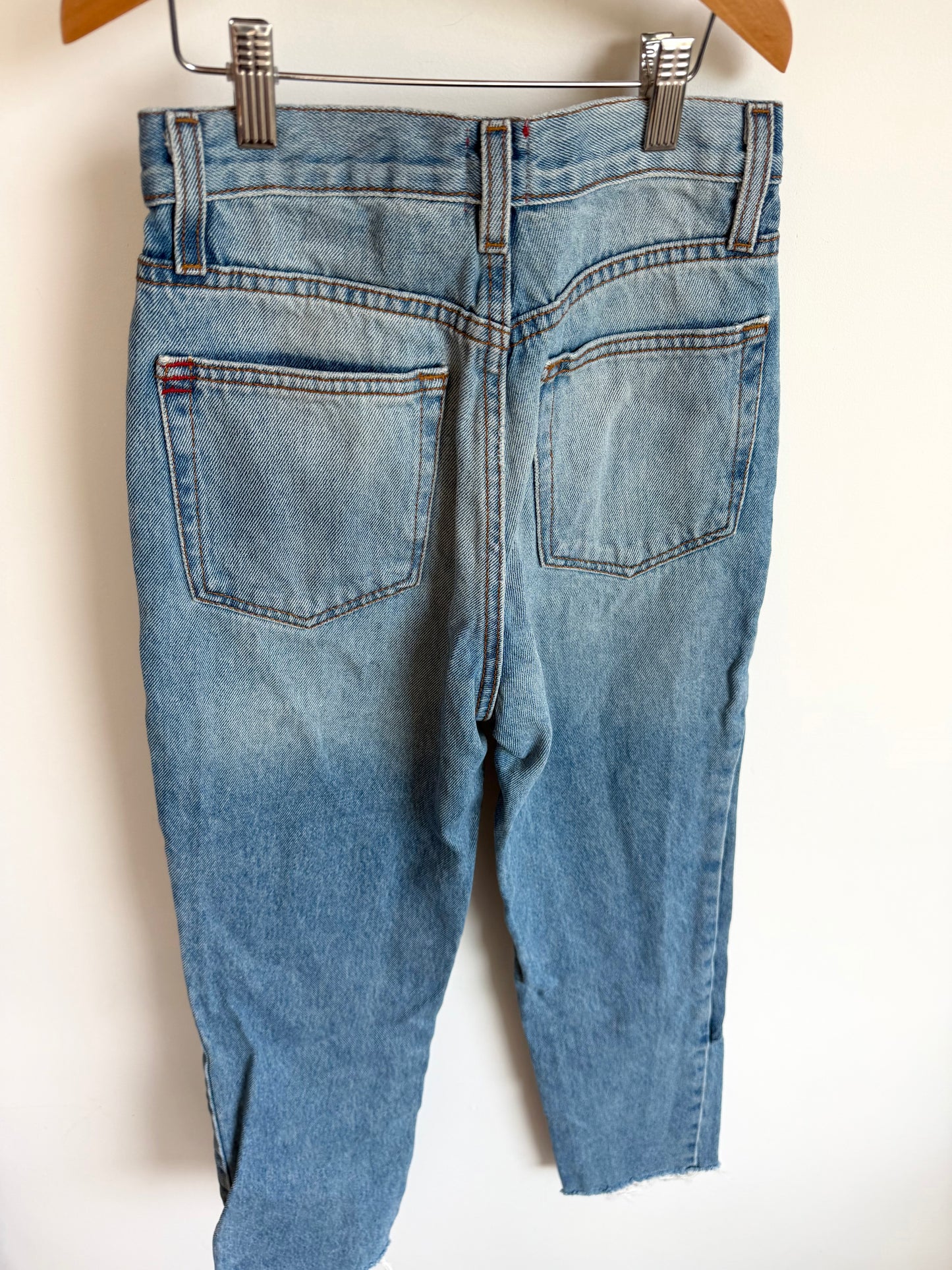 BDG Patch Sim Straight Jeans  / Size 25 (size 12 years?)