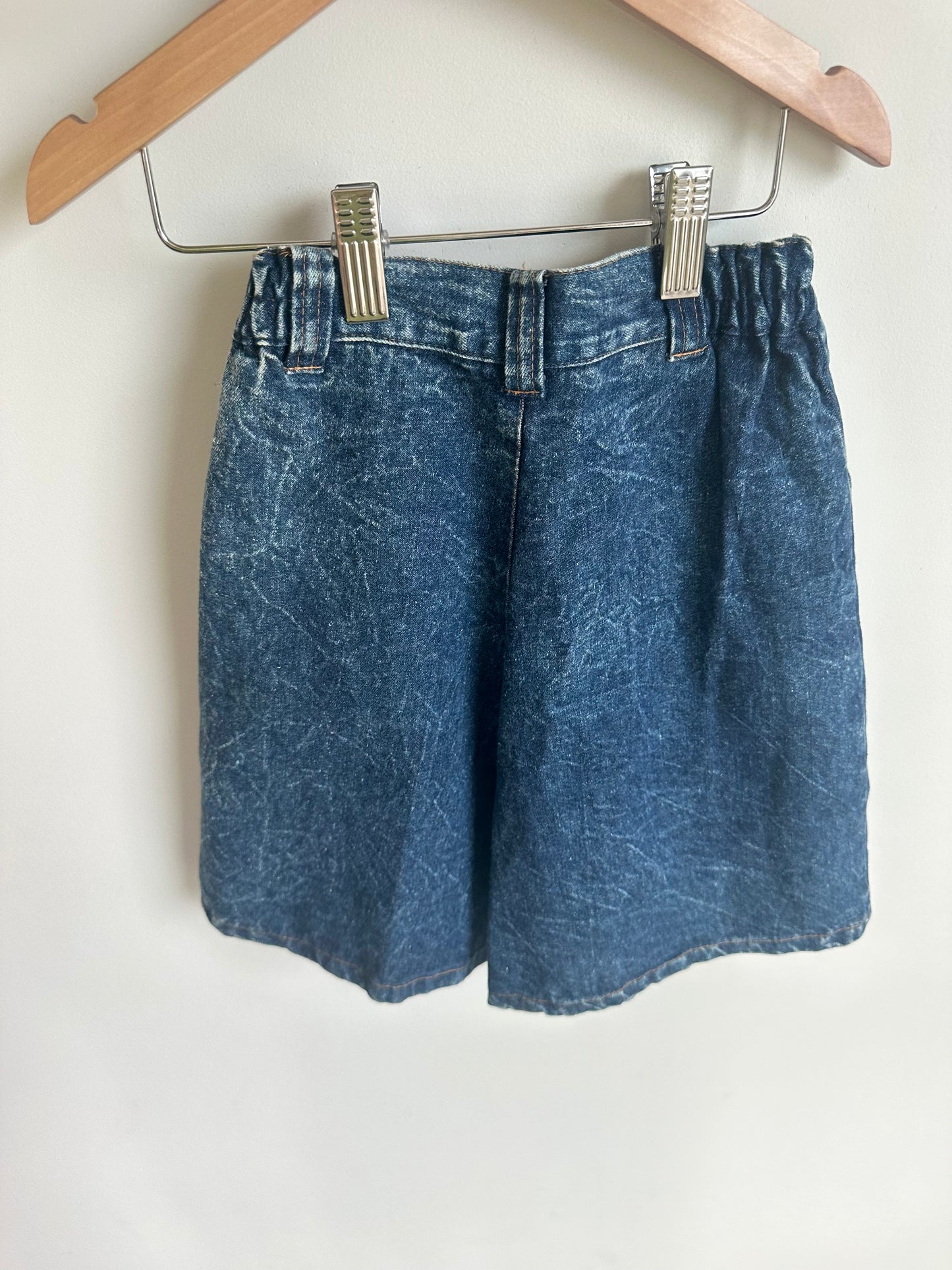 Vintage Floral Embroidery Shorts / 5 years