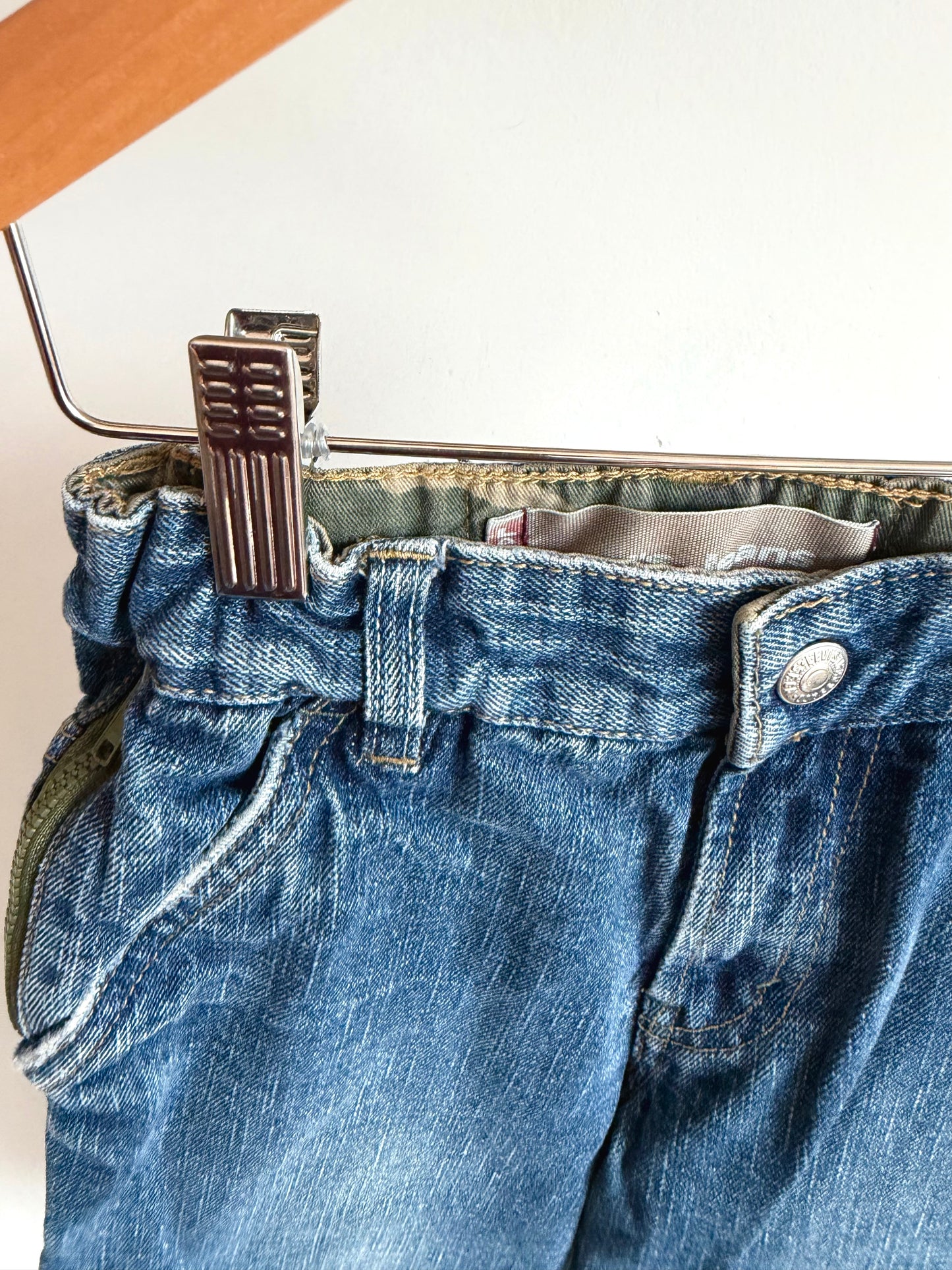 Vintage Levi Jeans / 4T