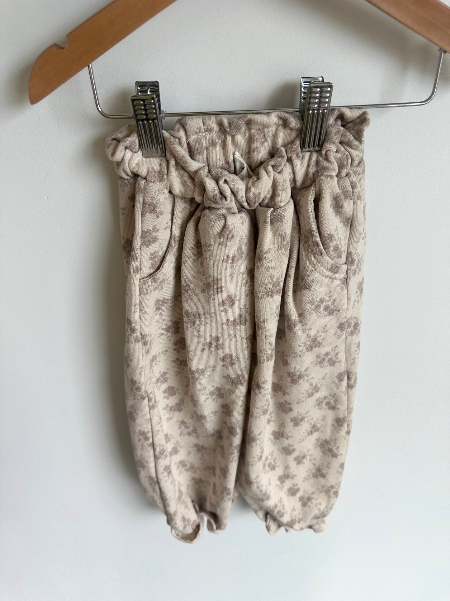 Cream Floral Joggers / 2T
