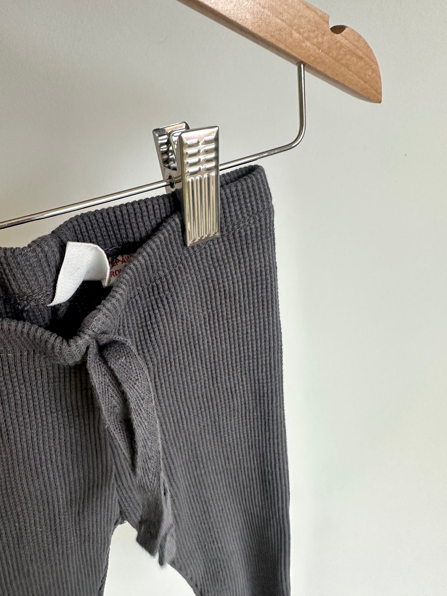 Charcoal Ribbed Leggings (PLAY) / 2T