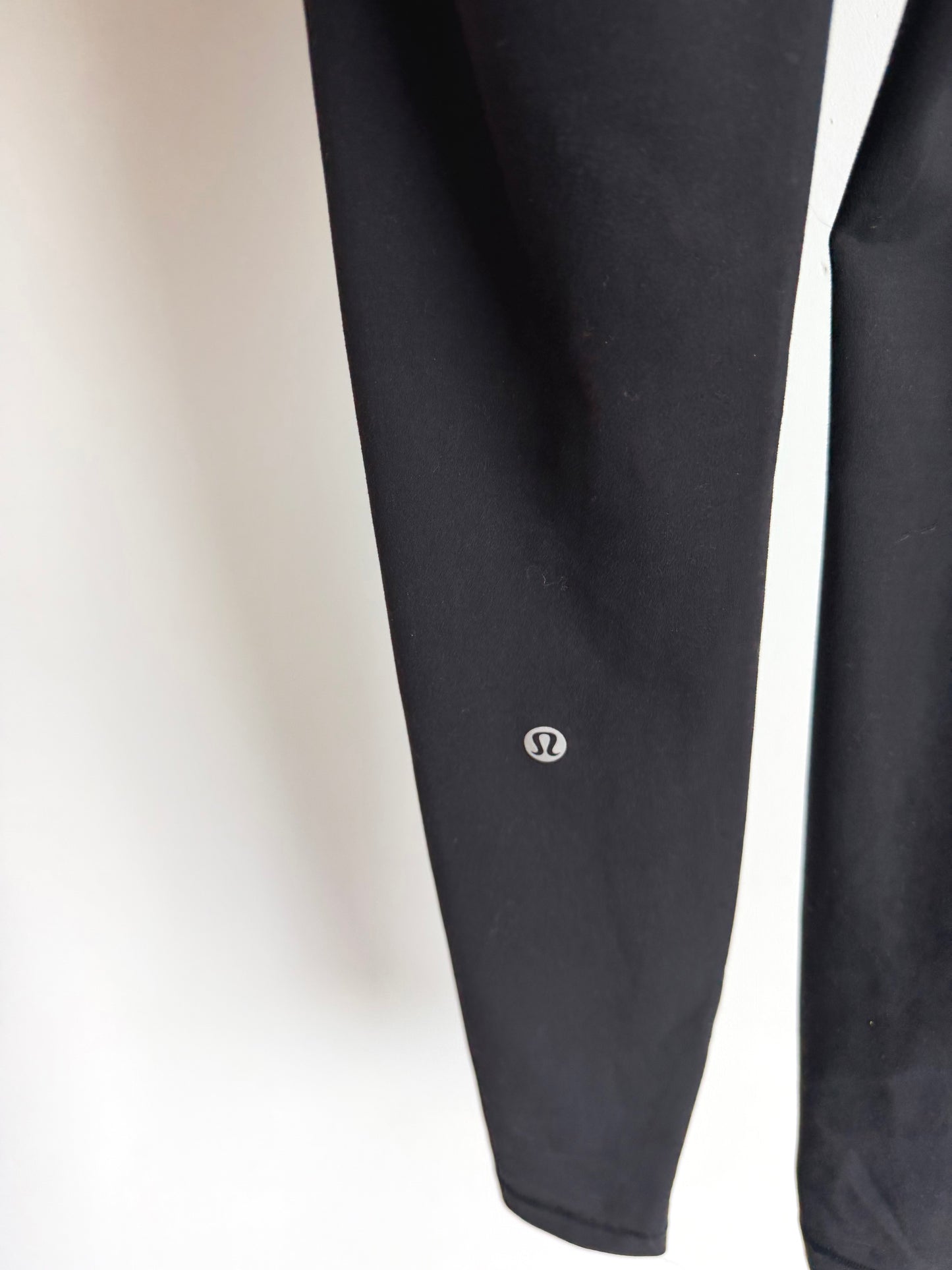 Lululemon Black Leggings / Size 0 (9-12 years?)