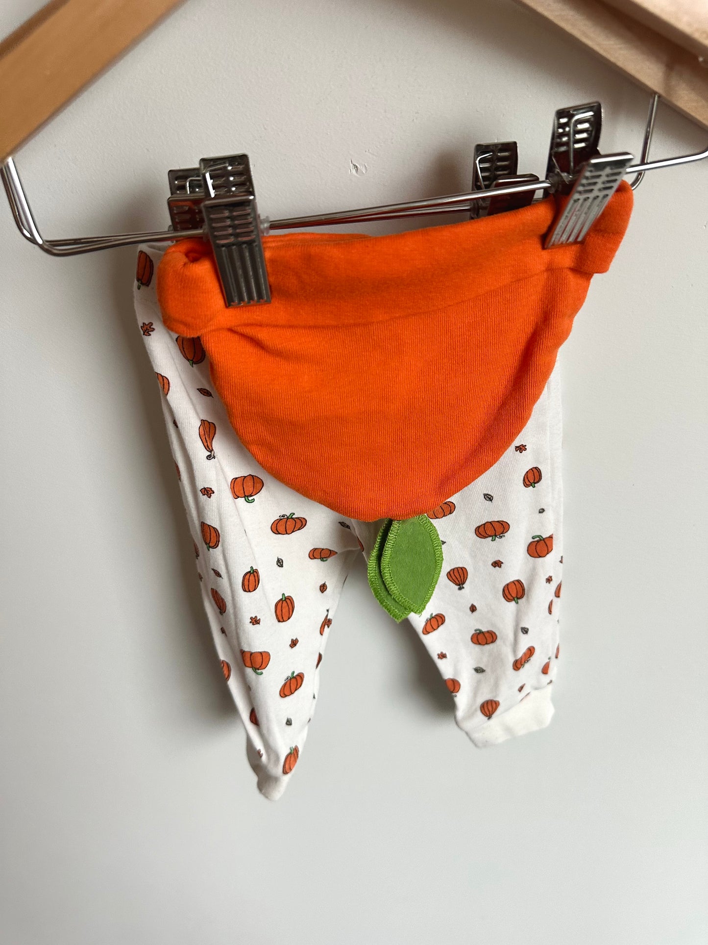 Rae Dunn Pumpkin Pants + Toque / 3-6m