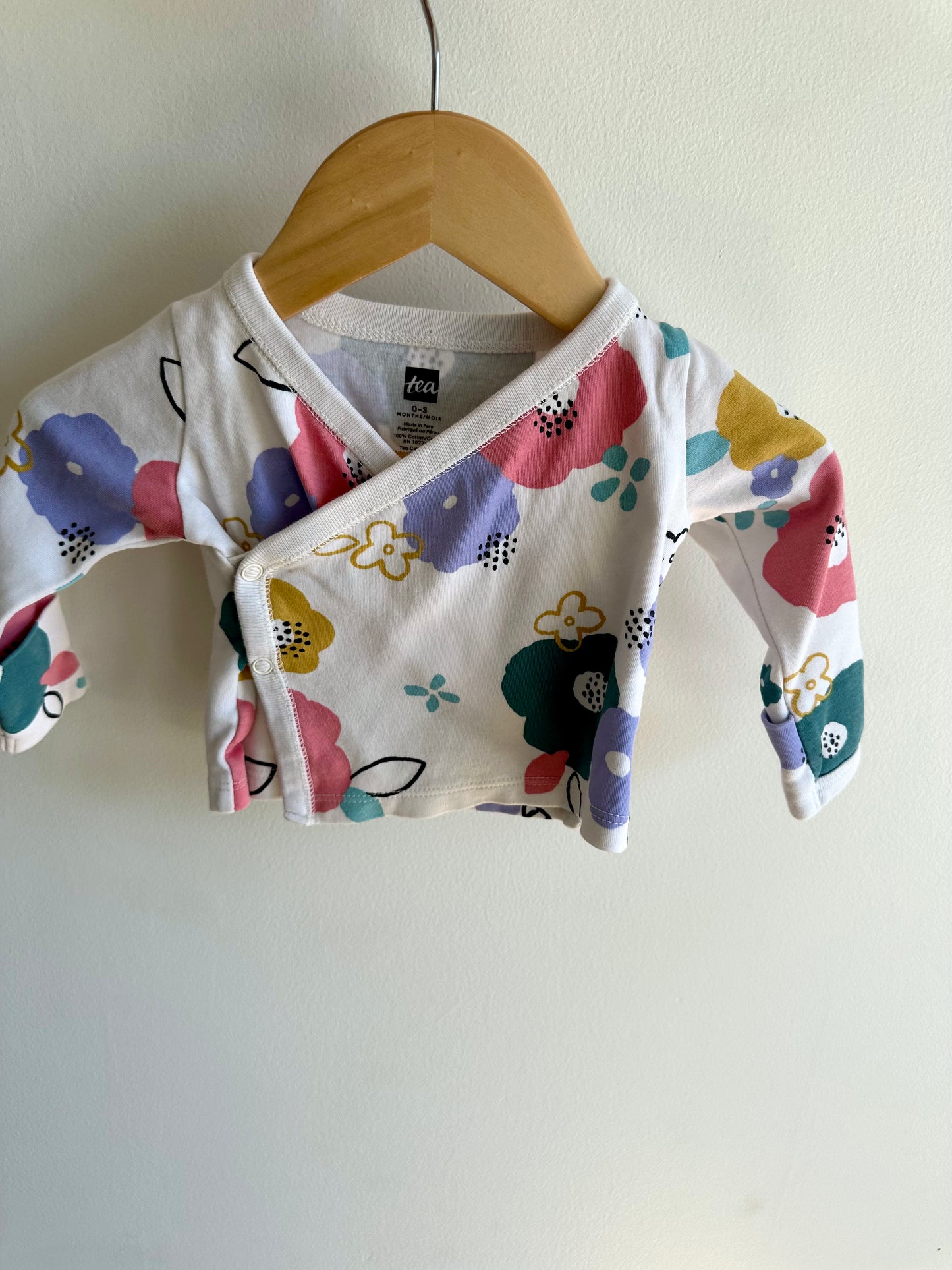 Tea Collection Bright Flowers Side Snap Top / 0-3m