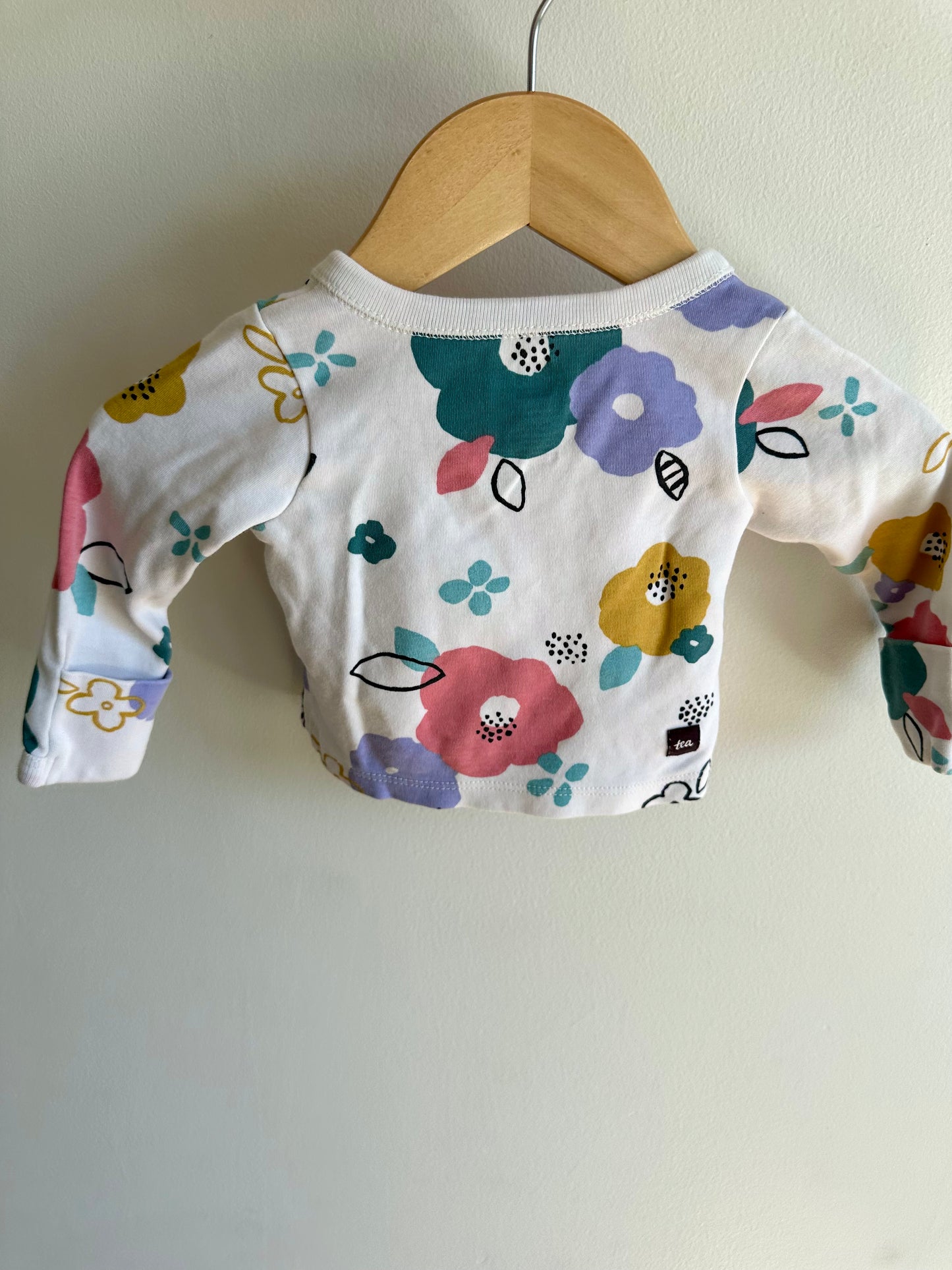 Tea Collection Bright Flowers Side Snap Top / 0-3m