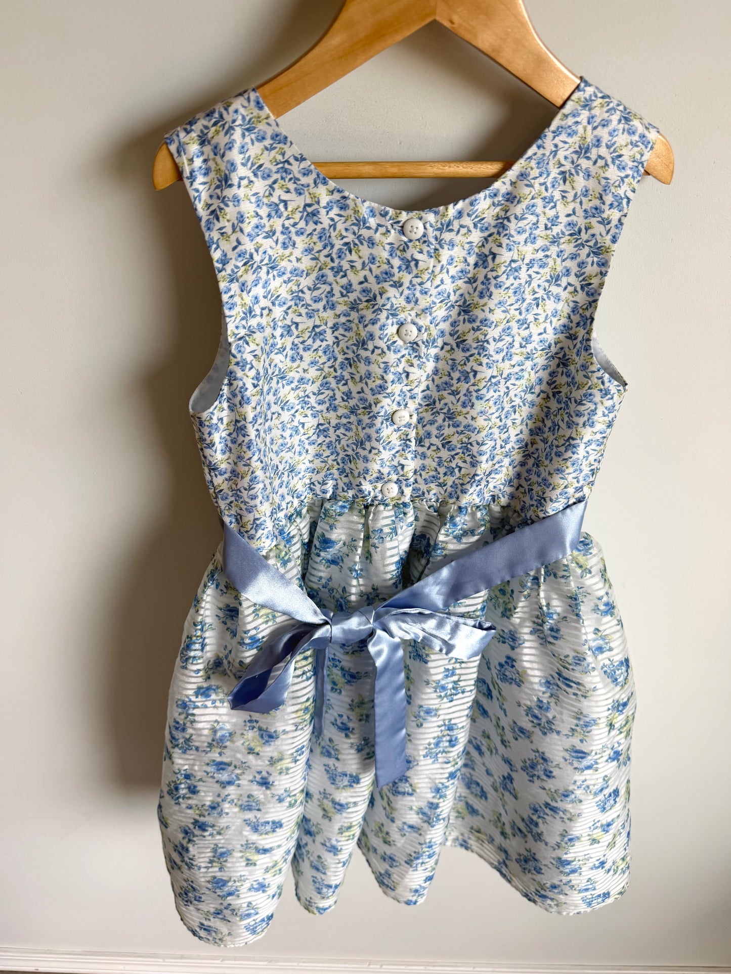 Formal Periwinkle Floral Dress / 8 years