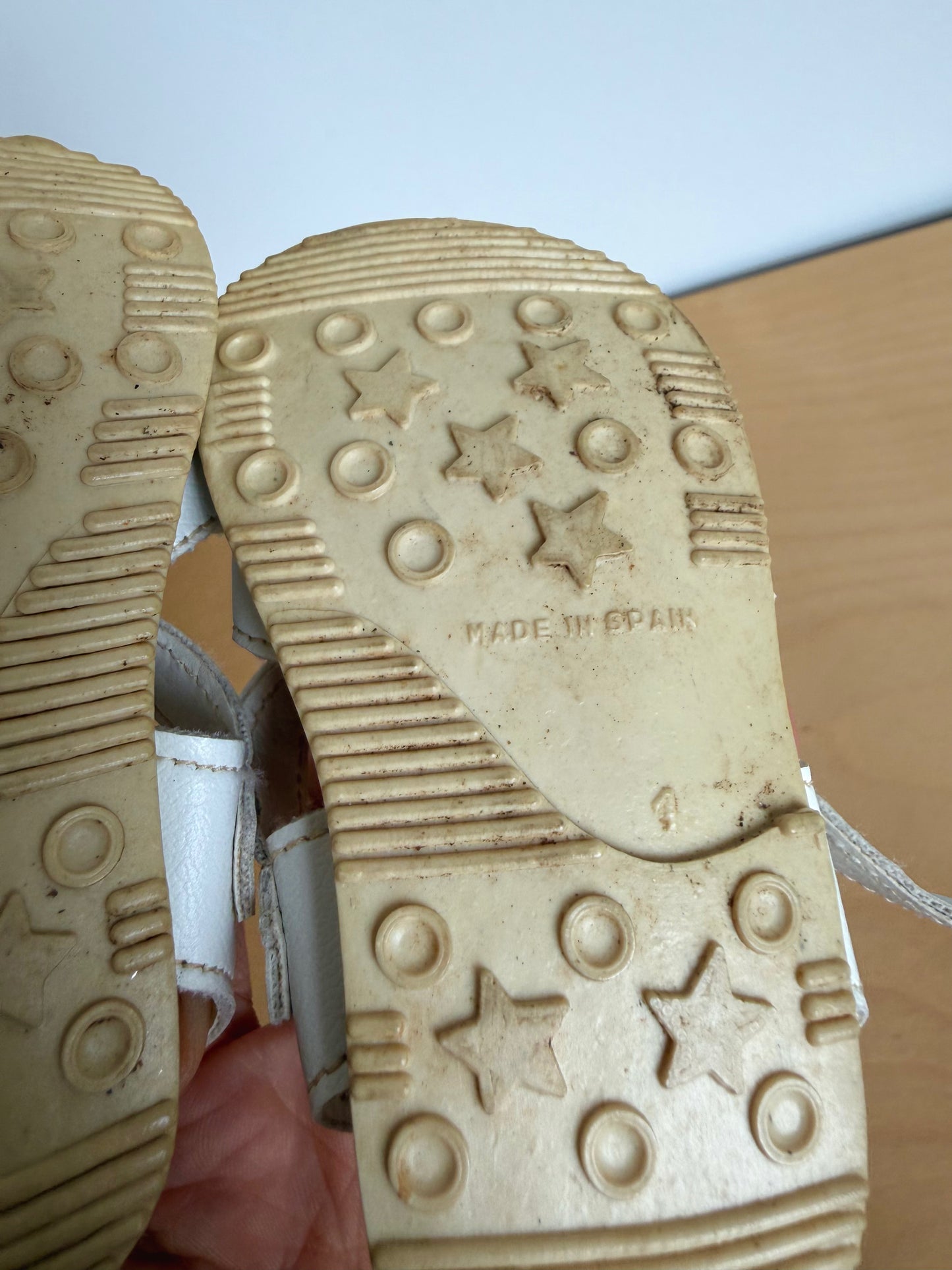 Made in Spain White Sandals / Size 1 Infant