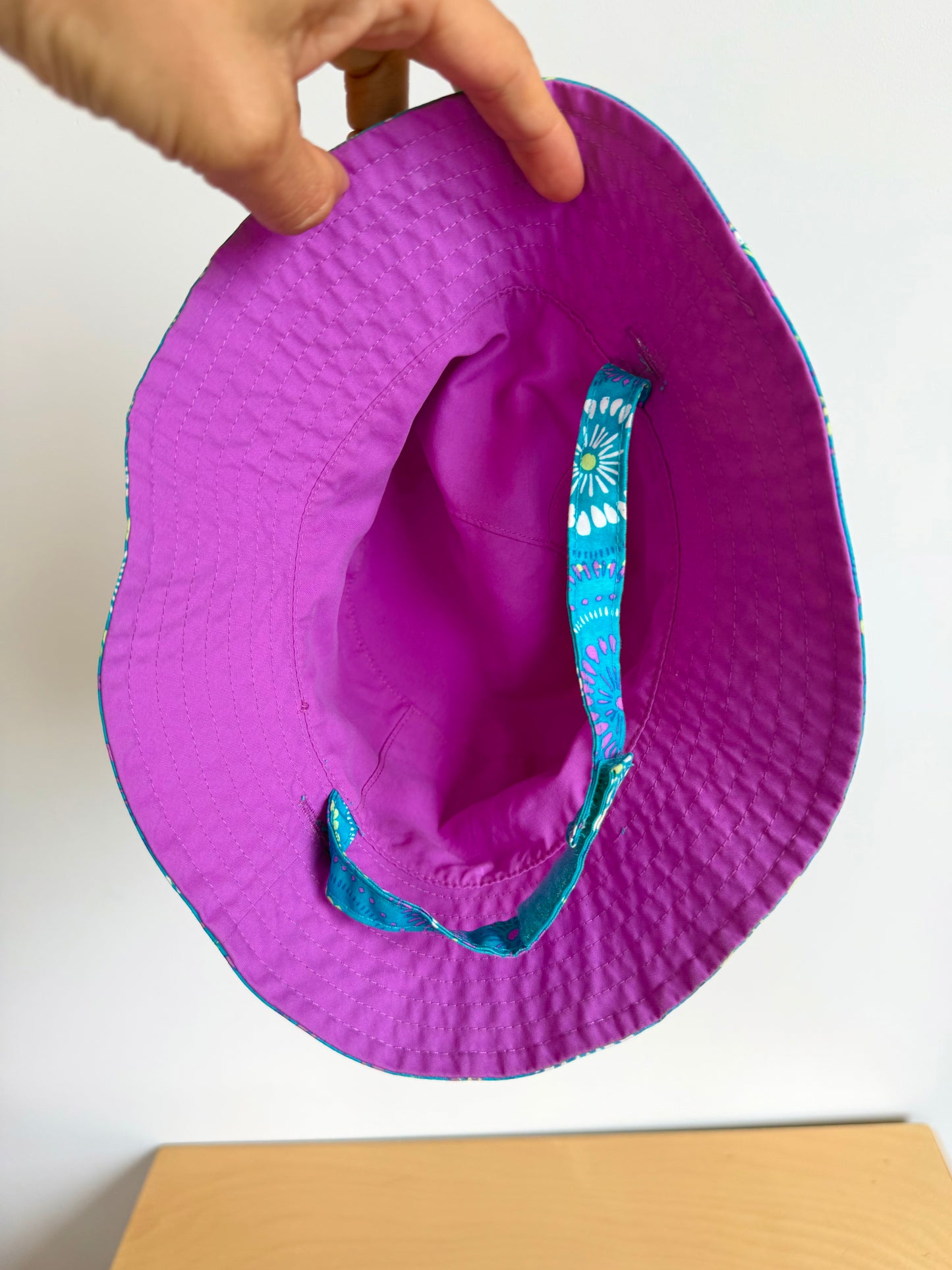 The North Face Reversible Hat / 12-24m?