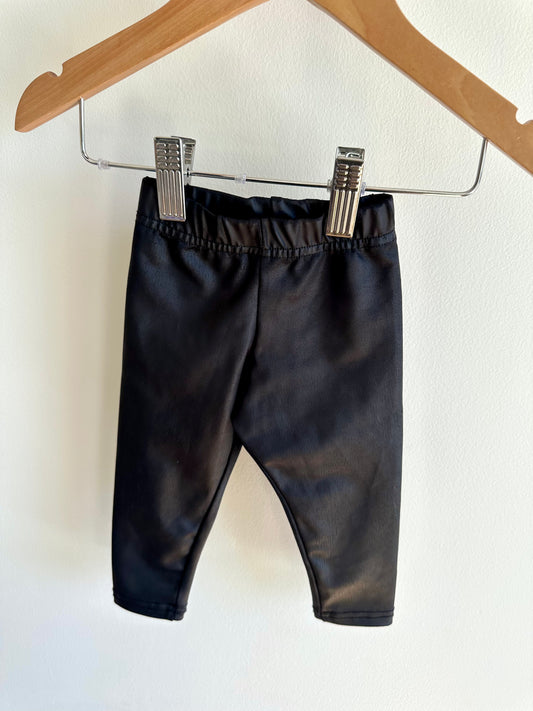 Tiny Button Black Leggings / 3-6m