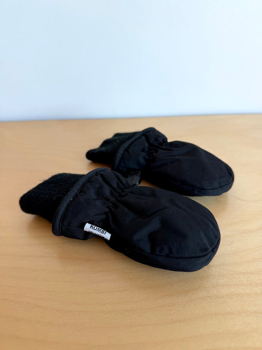 Komi Black Mittens / 0-12m
