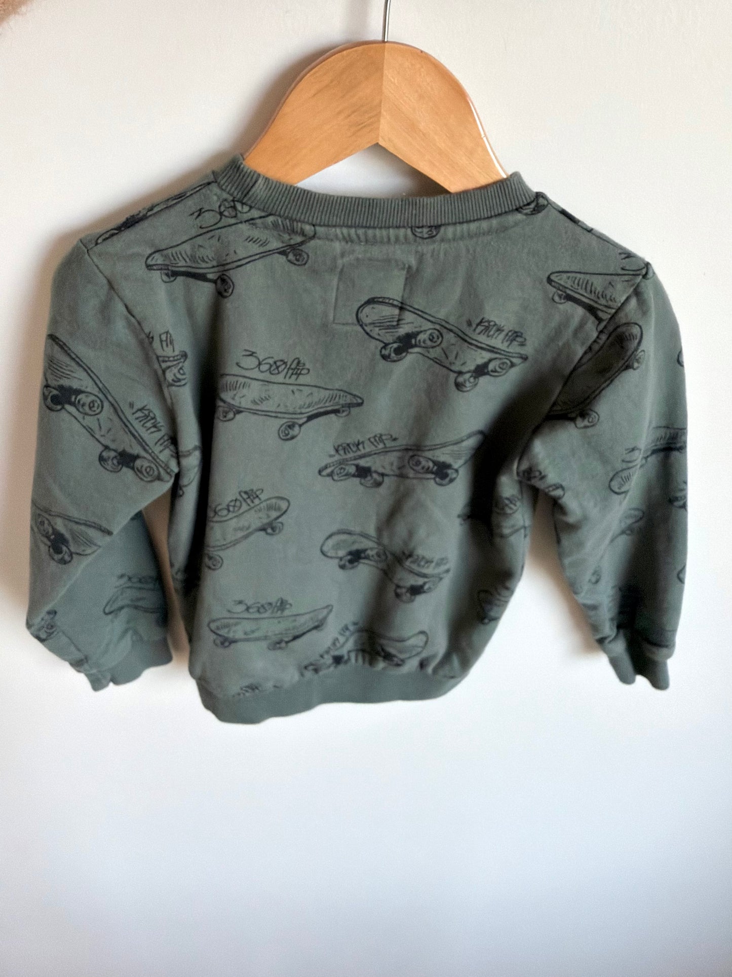 Skateboard Flip Green Sweater / 4T