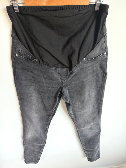 Super Skinny Charcoal Maternity Jeans/ Large