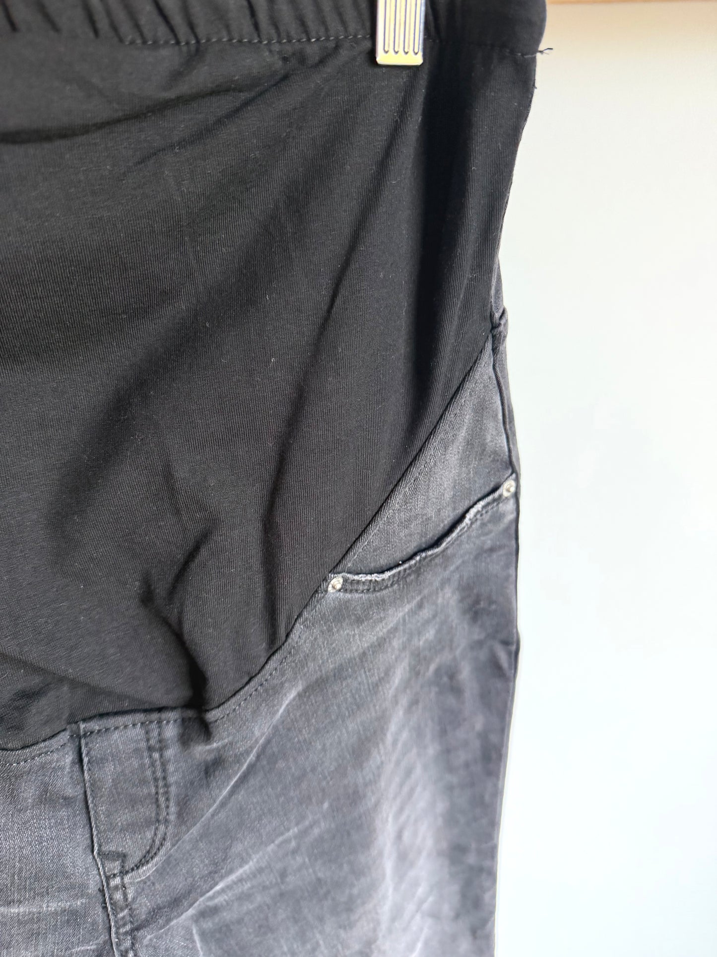 Super Skinny Charcoal Maternity Jeans/ Large