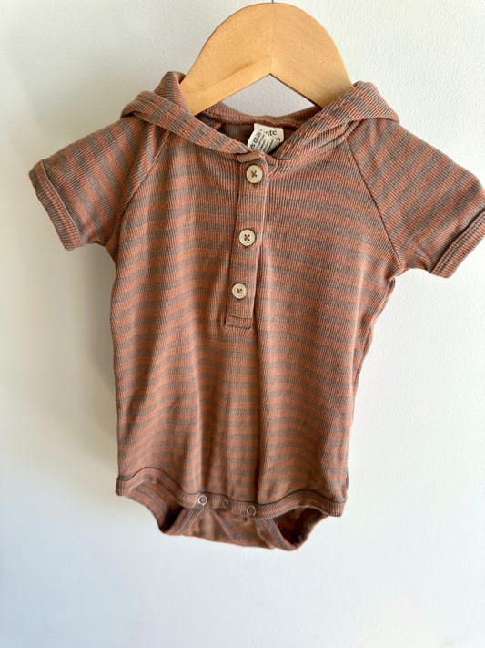 Kate Quinn Stripe Hooded Bodysuit / 12-18m
