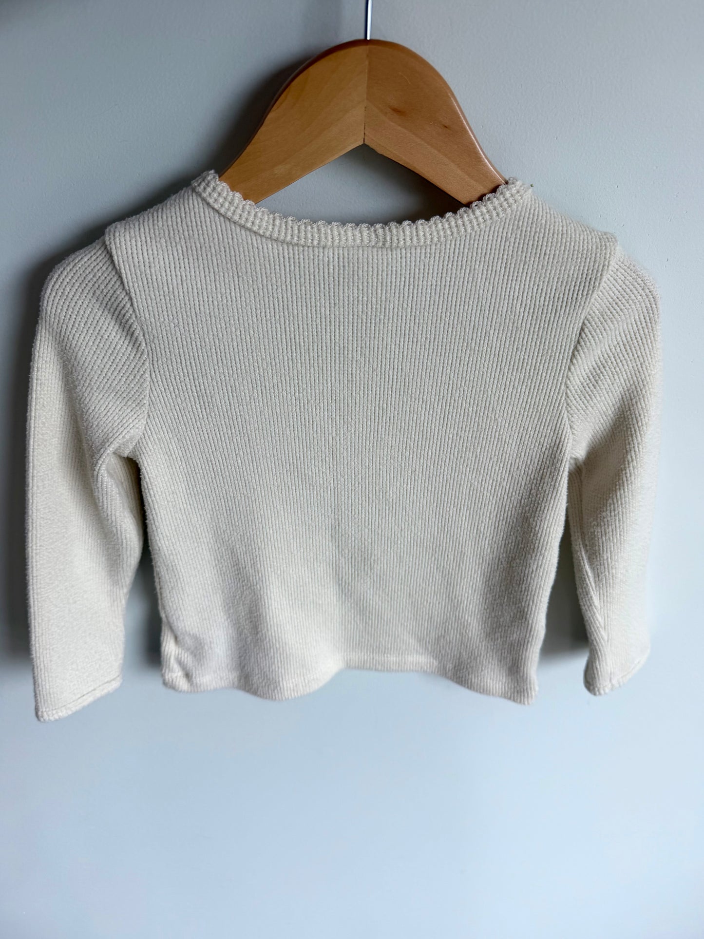 Cream Scalloped Hem Top / 2-3T