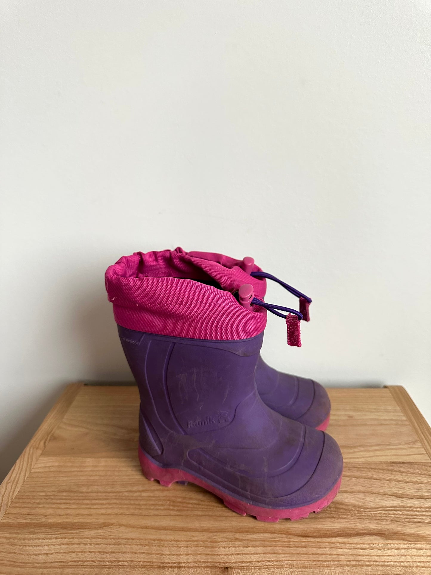 Kamik Purple Lined Boots / Size 8 Toddler