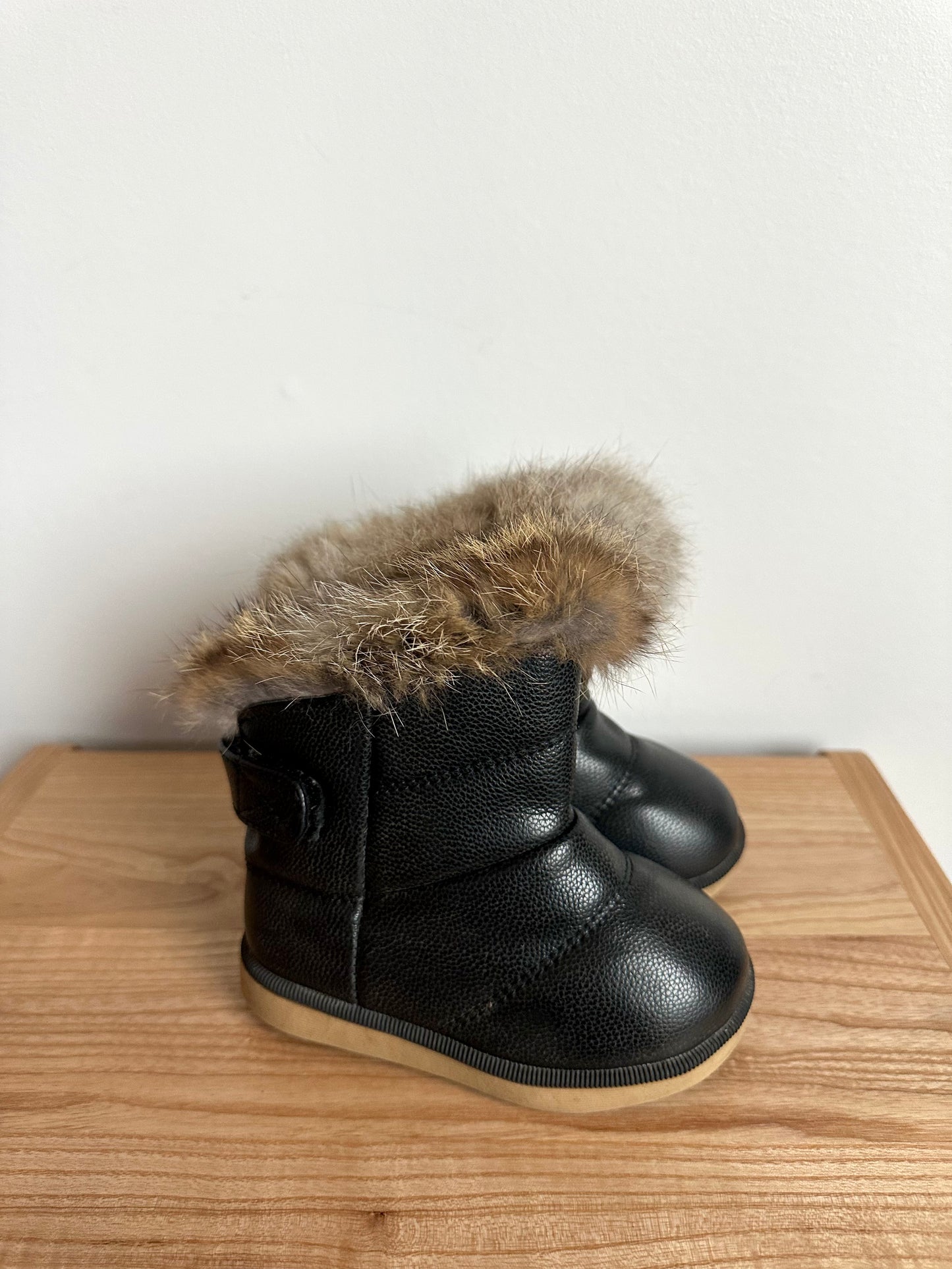 Black Boots with Fur / Size 7 Toddler