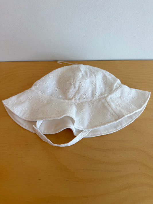 Gap White Eyelet Sun Hat (With Tags) / 12-18m
