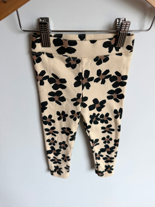 Black Petal Flower Leggings / 18m