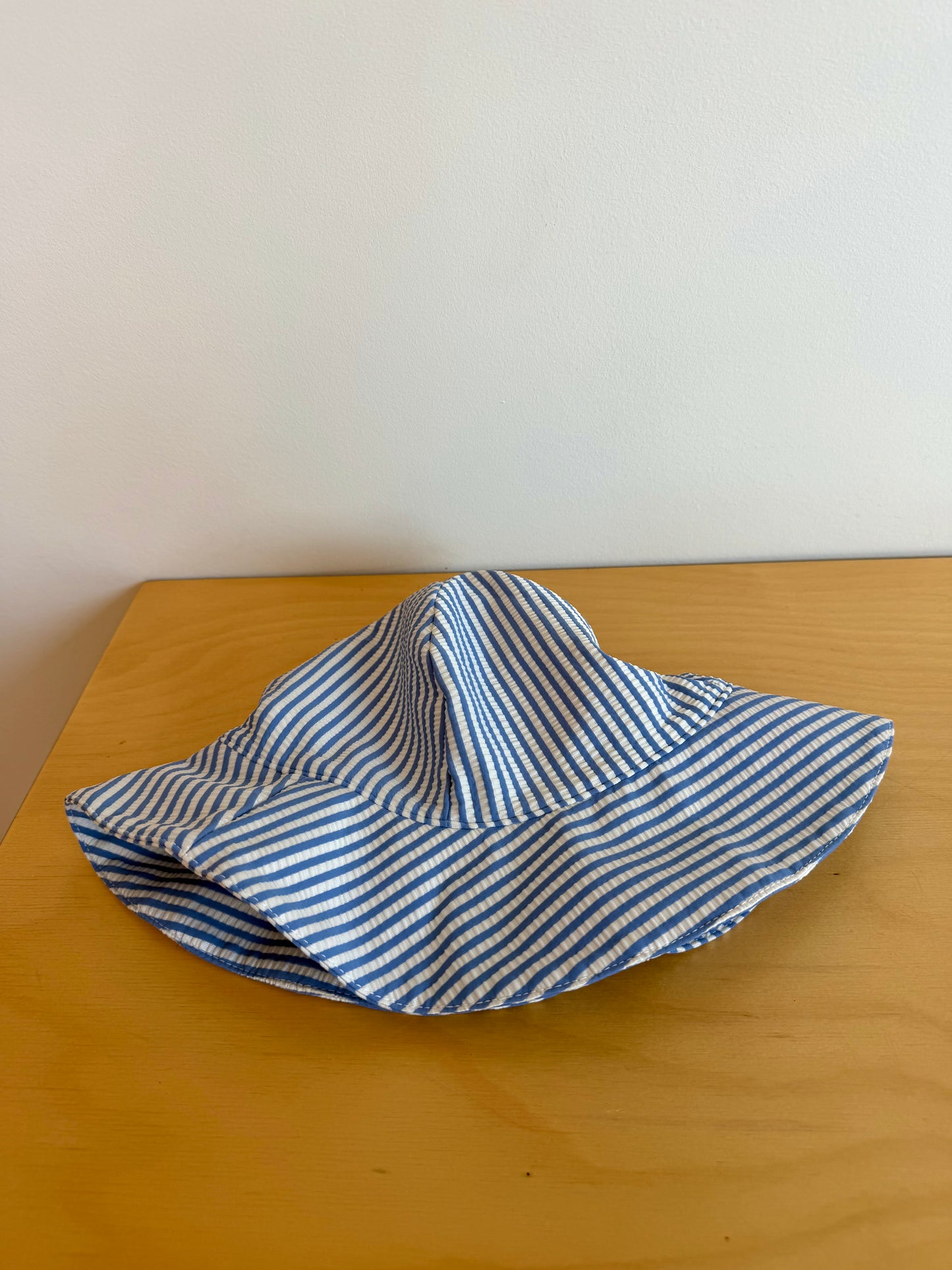 Gap Blue Stripe Eyelet Hat (With Tags) / 18-24m