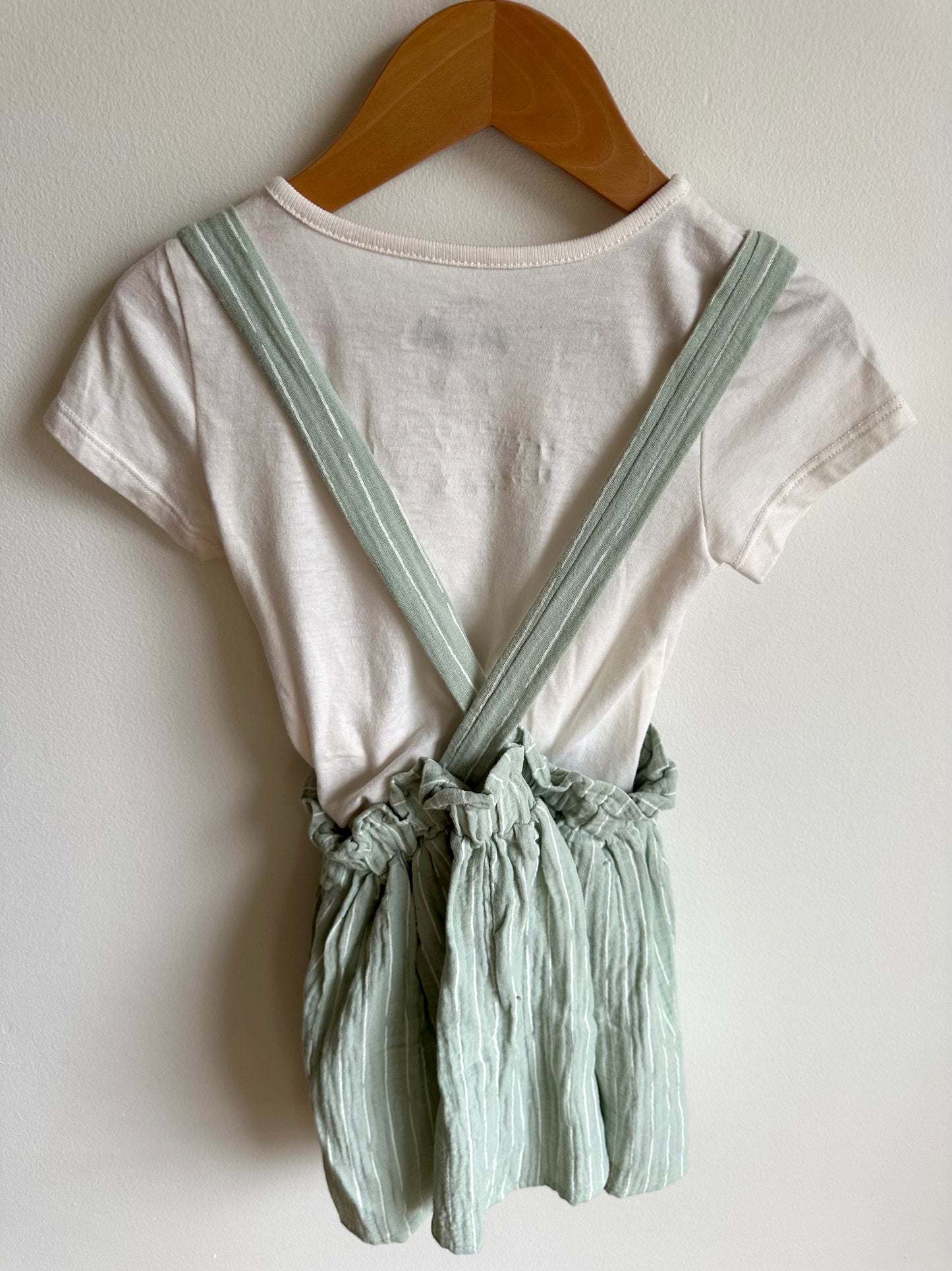 Minnie Bow Top + Sage Suspender Skirt / 4 years