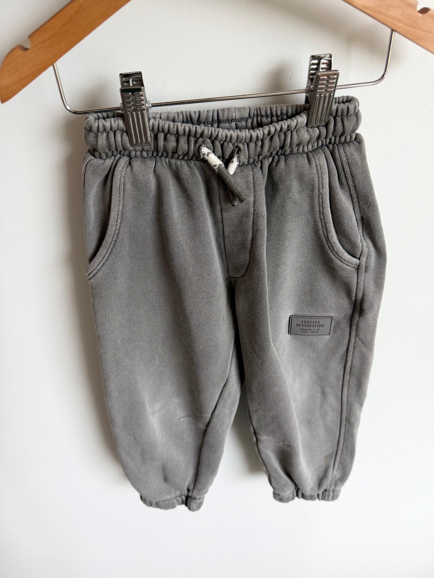 Zara Grey Tapered Joggers / 4T