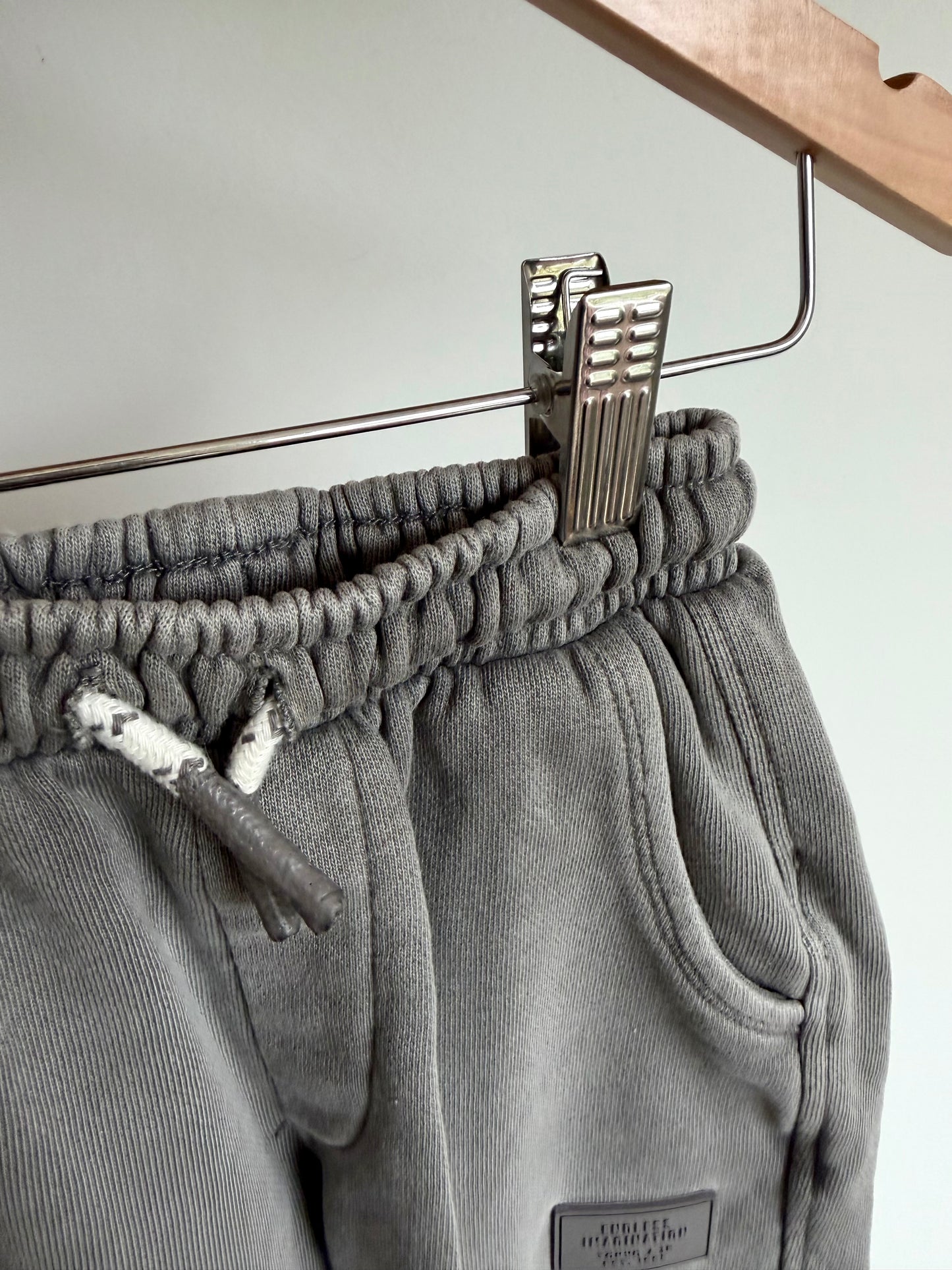 Zara Grey Tapered Joggers / 4T