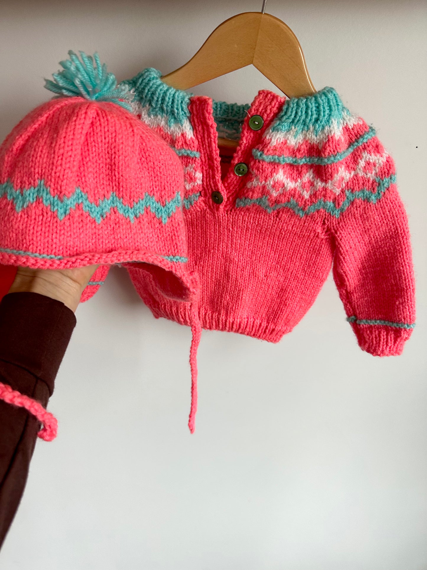 Handmade Knit Pink Sweater + Hat (PLAY) / 18-24m?