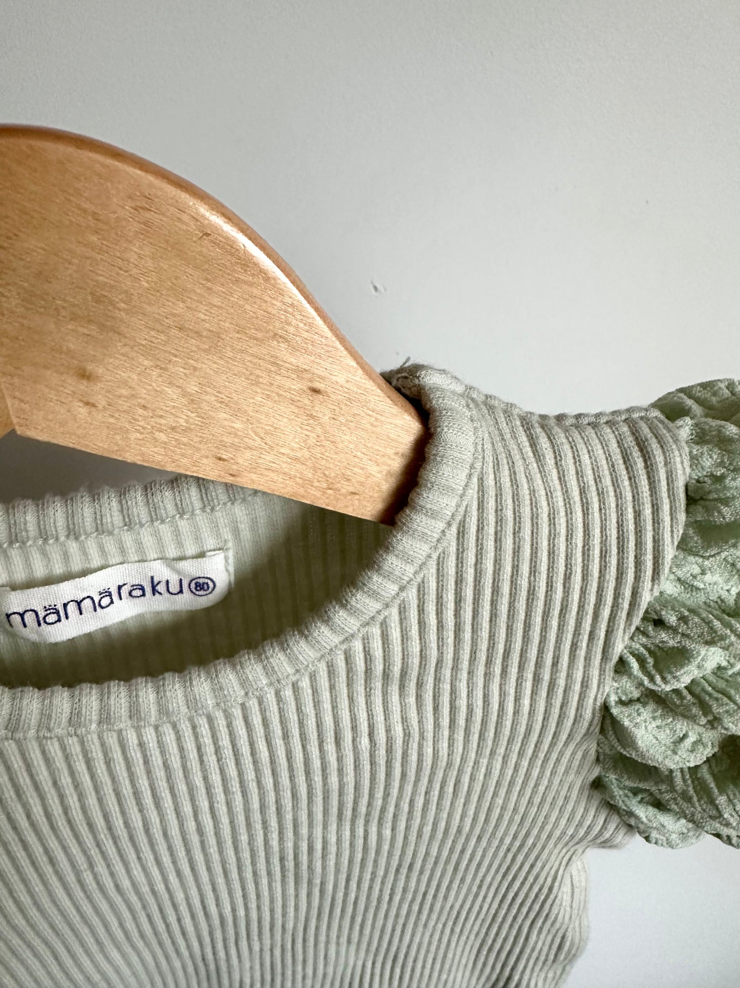 Safe Puffy Sleeve Ribbed Top / 18m?