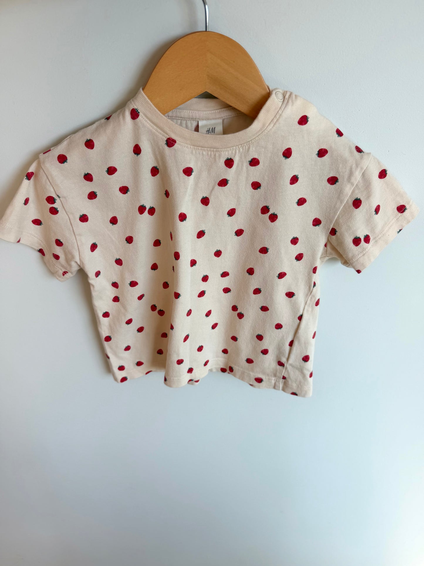 H&M Strawberry T-Shirt / 12-18m