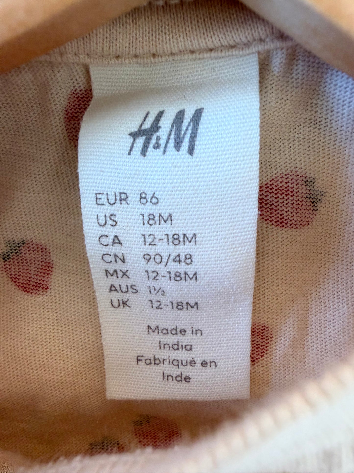 H&M Strawberry T-Shirt / 12-18m