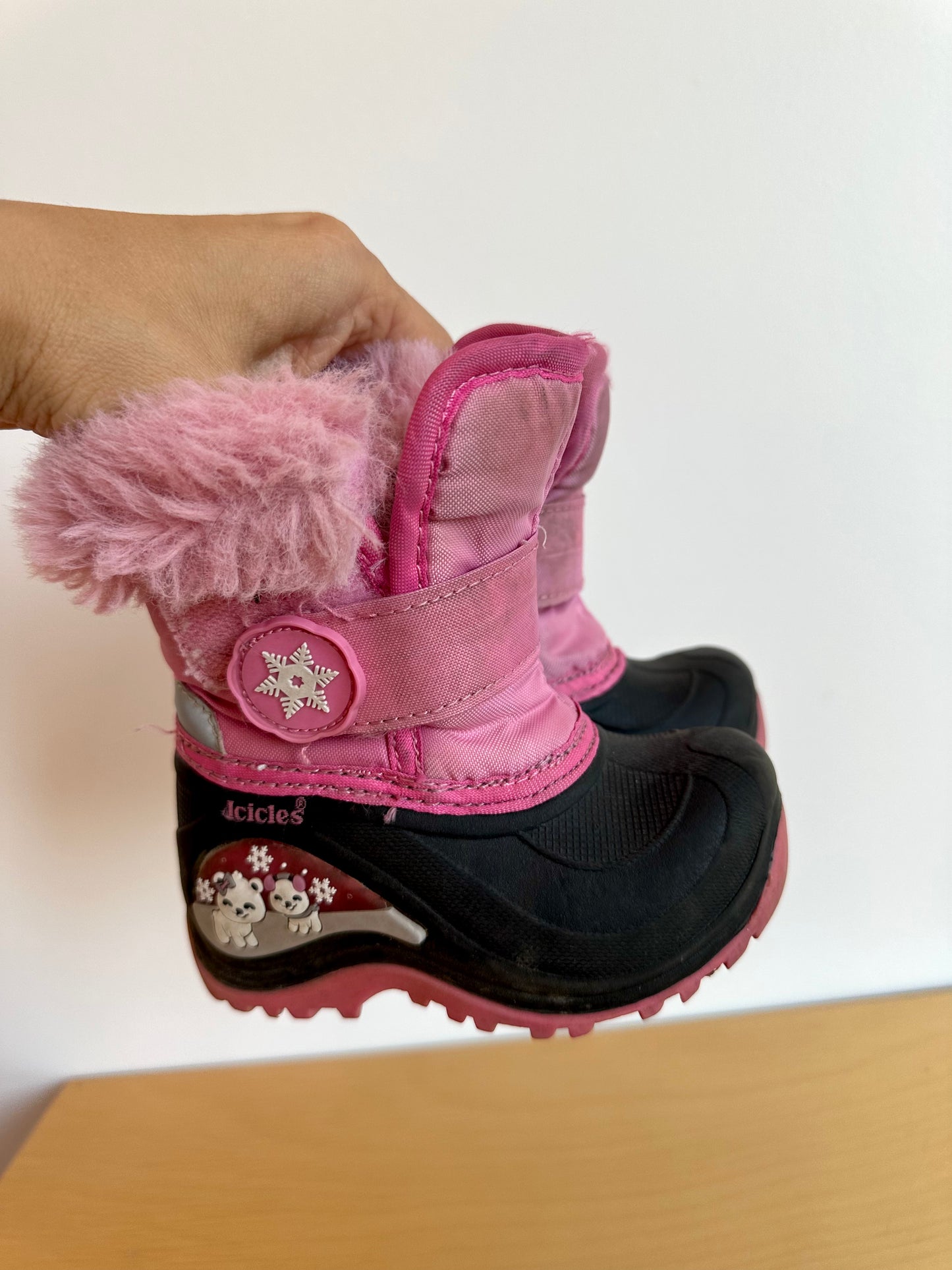 Light Up Pink Winter Boots / Size 6 Toddler