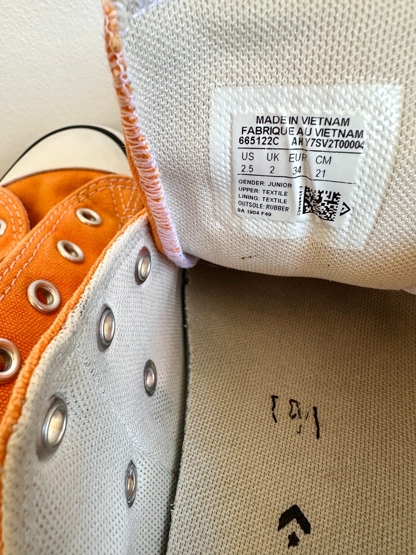 Orange Speckle Converse / Size 2.5 (Big Kids)