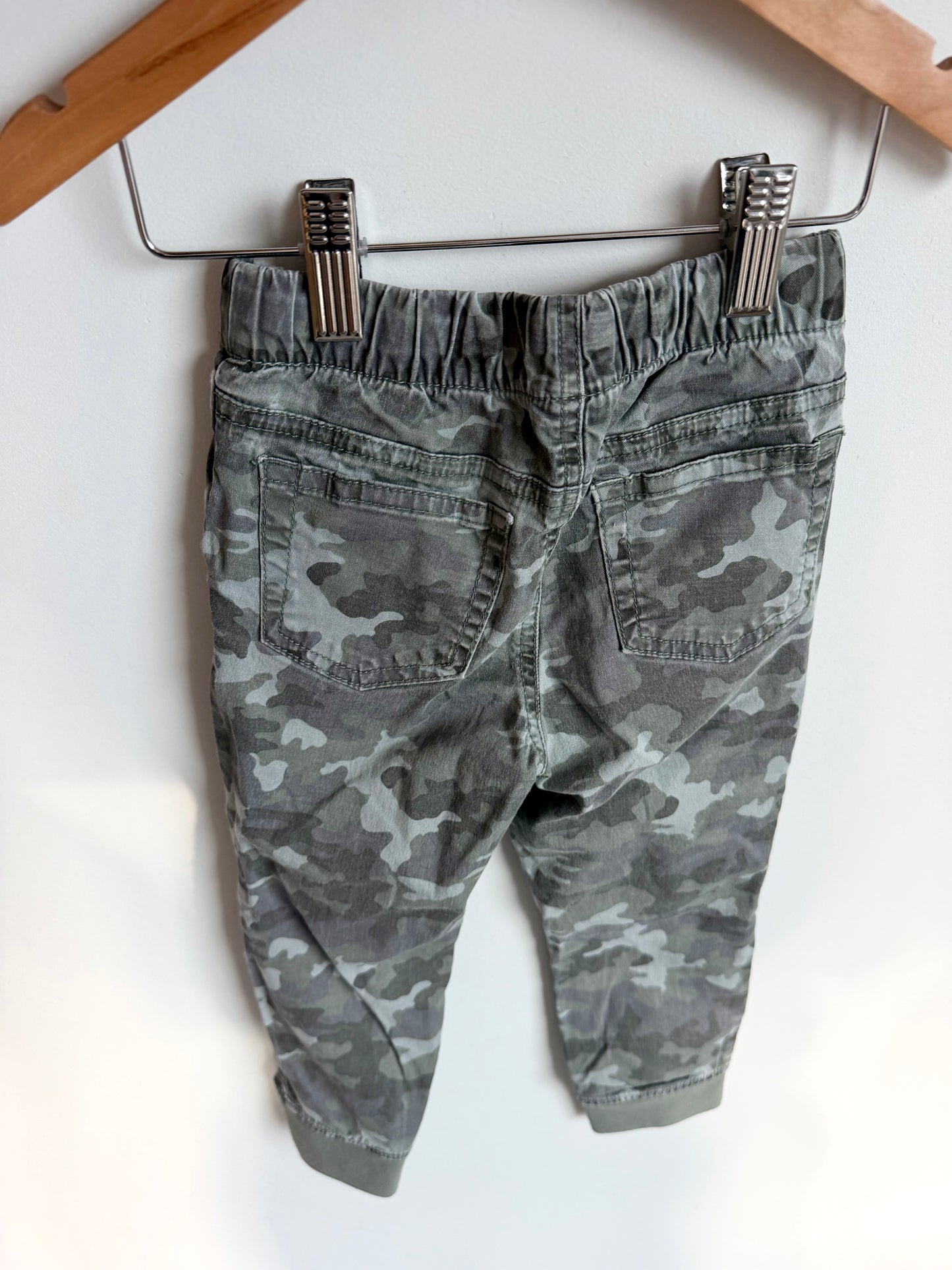 Tapered Camo Pants / 3T