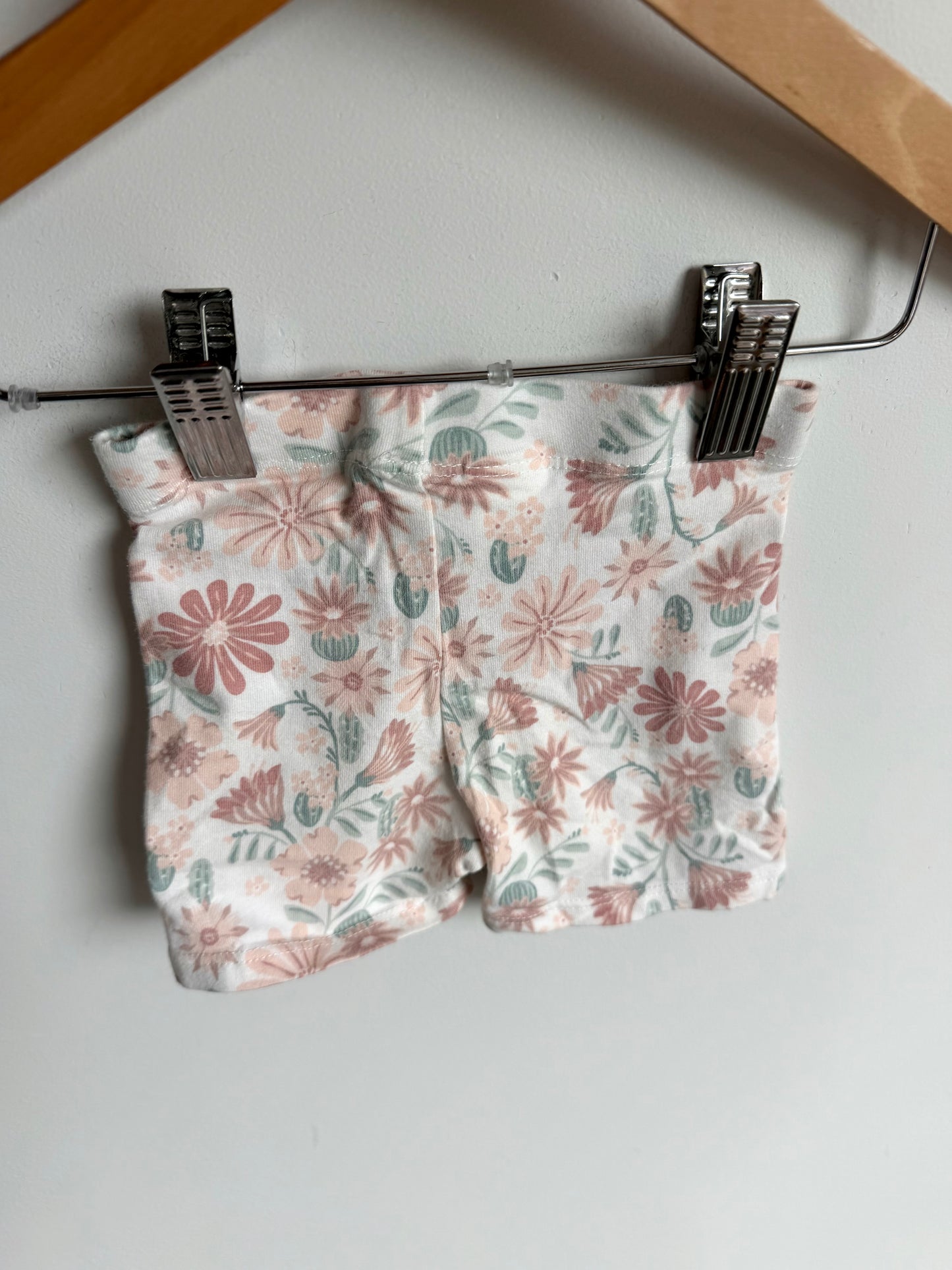 Floral White Biker Shorts / 12m