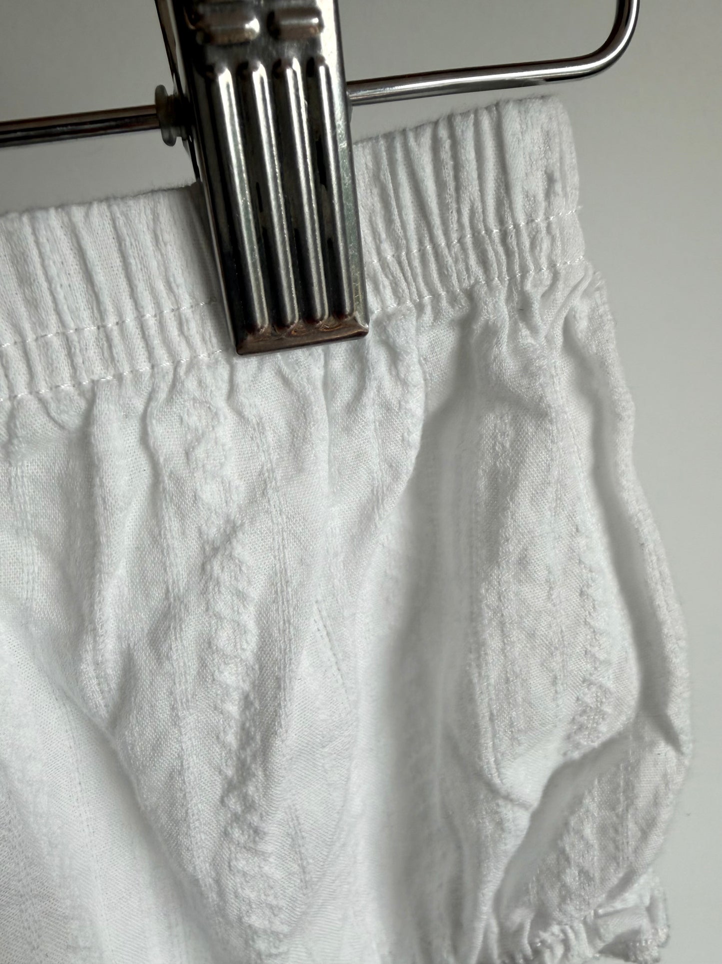 White Fabric Details Bloomers / 24m?