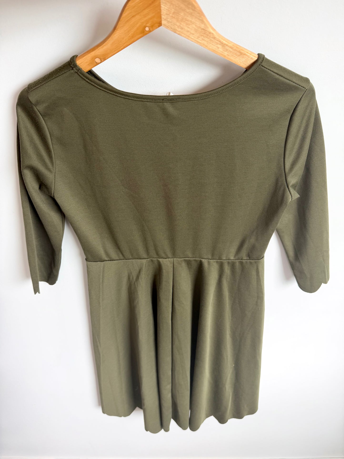 Green 3/4 Sleeve Dress / Medium