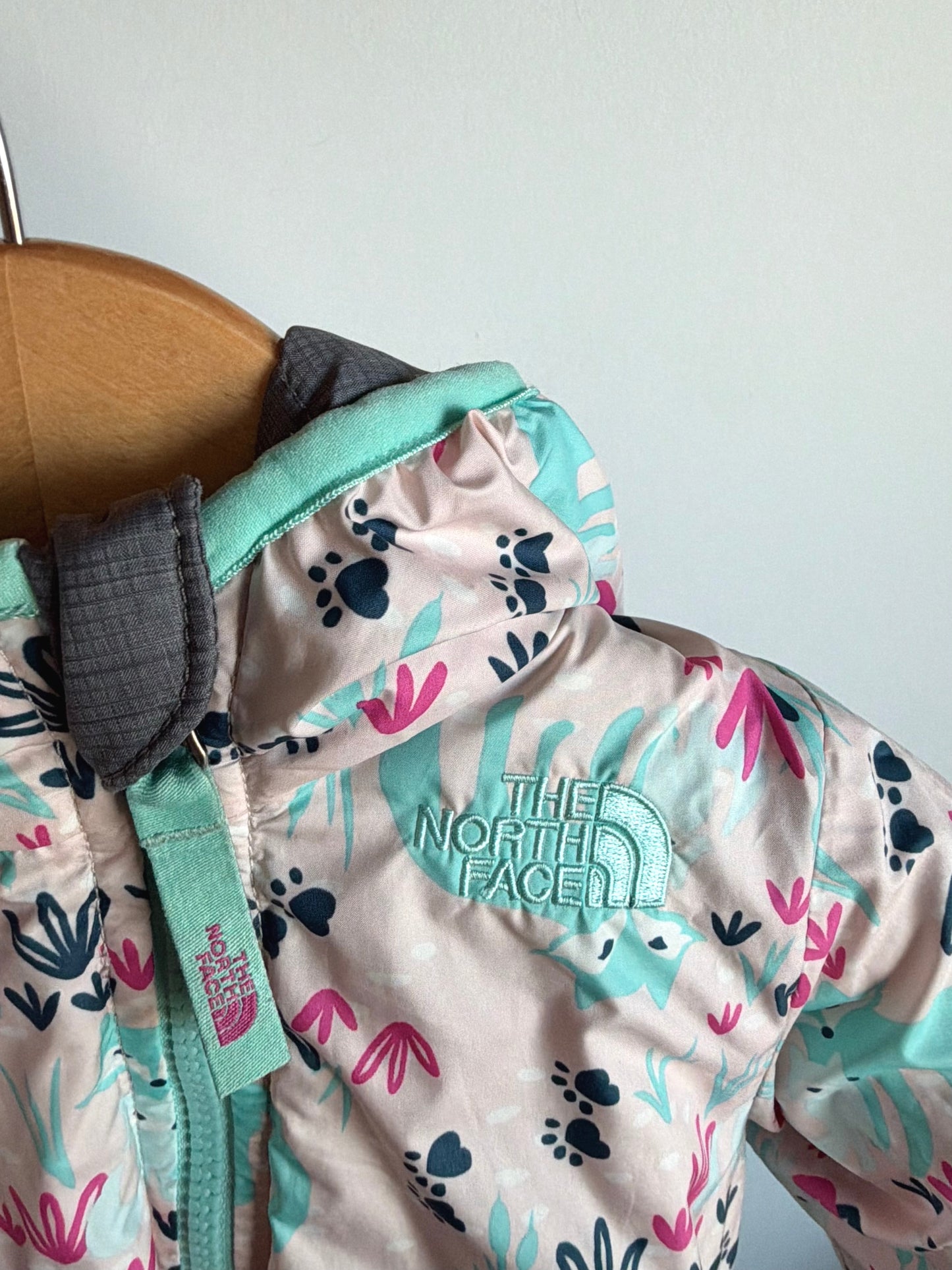 The North Face Fox and Pink Reversible Jacket / 6-12m?
