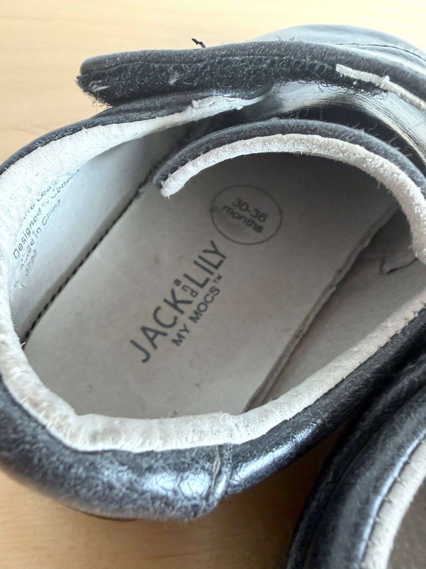 Black Leather Shoes / Size 7 Toddler