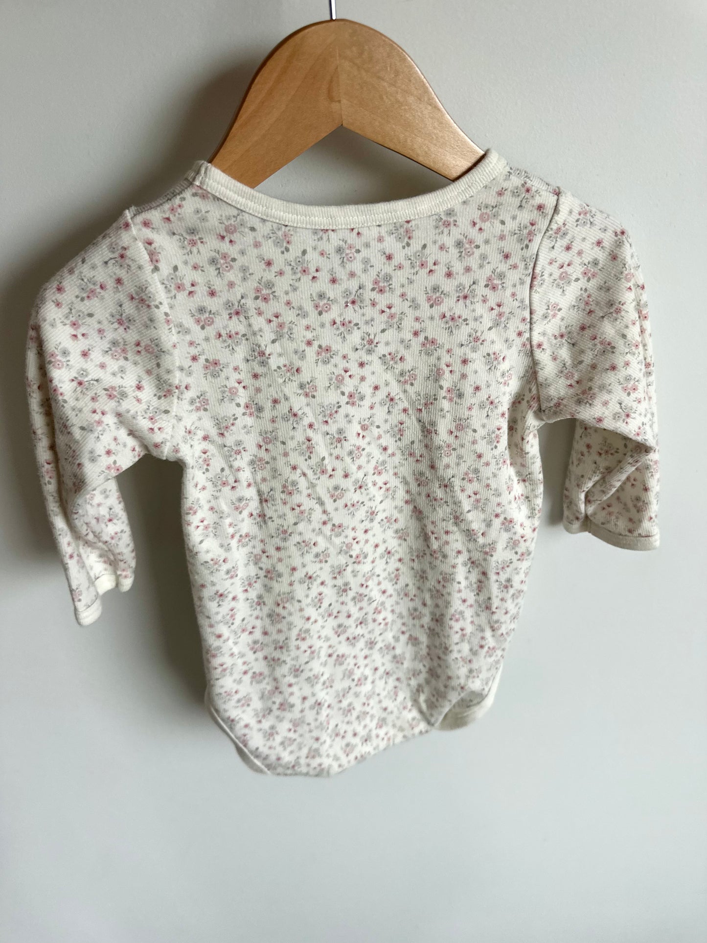 Floral Pattern Cream Bodysuit / 18-24m