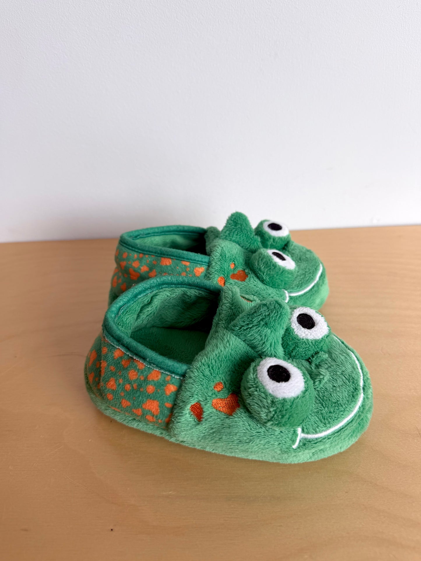 Frog Green Slippers / Size 7-8 Toddler (No Shipping)