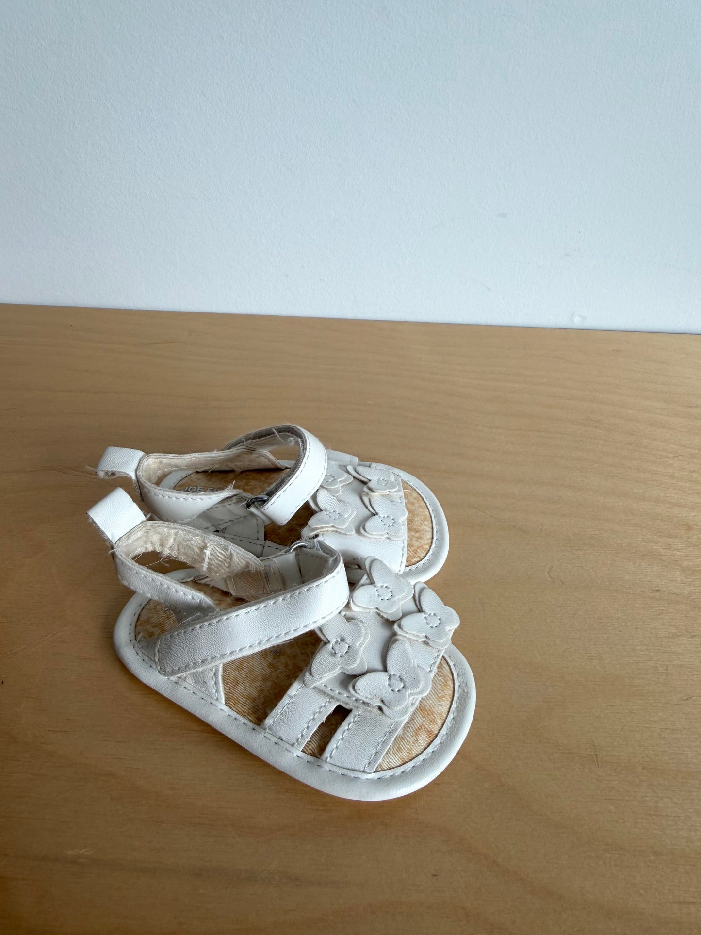 Butterfly White Sandals / Size 3 Infant