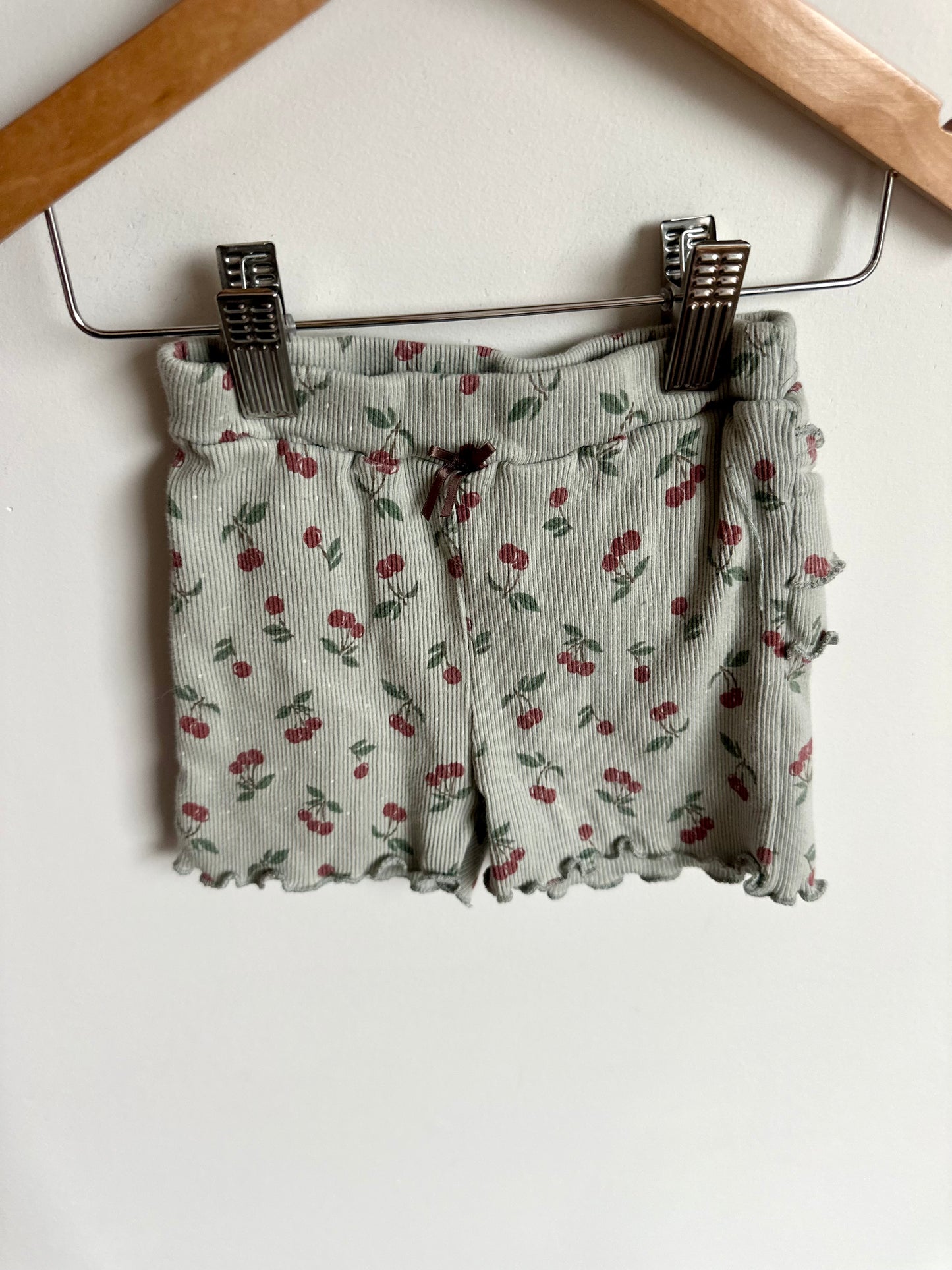 Cherry Ruffle Bottom Shorts / 2T?