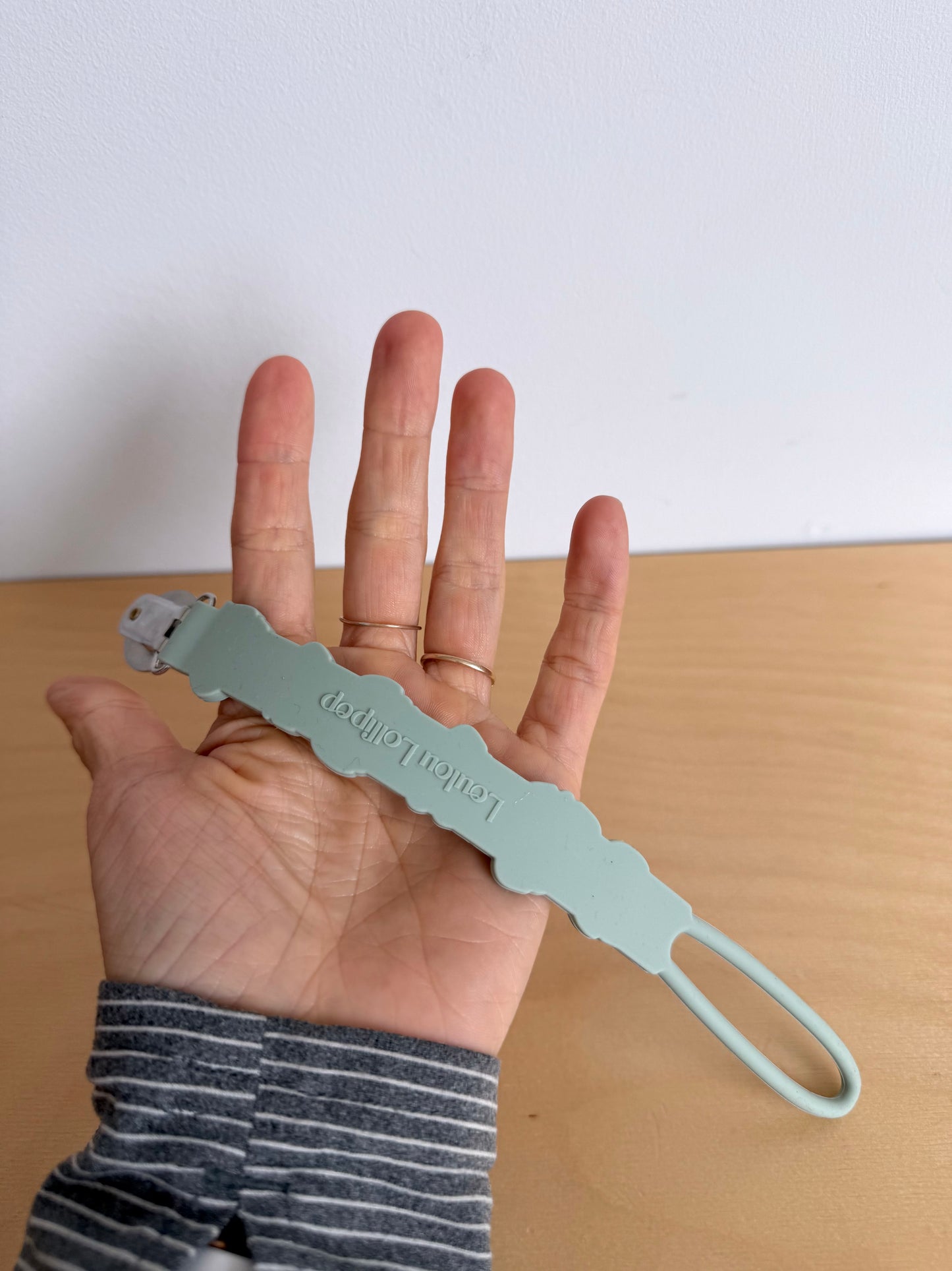 Soother Leaf Clip